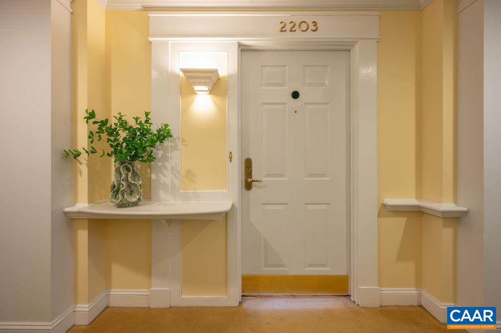 500 CRESTWOOD DR Unit: 2203