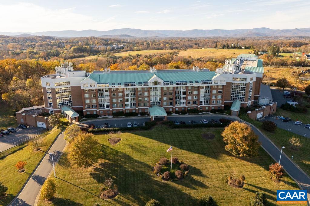 500 CRESTWOOD DR Unit: 2203