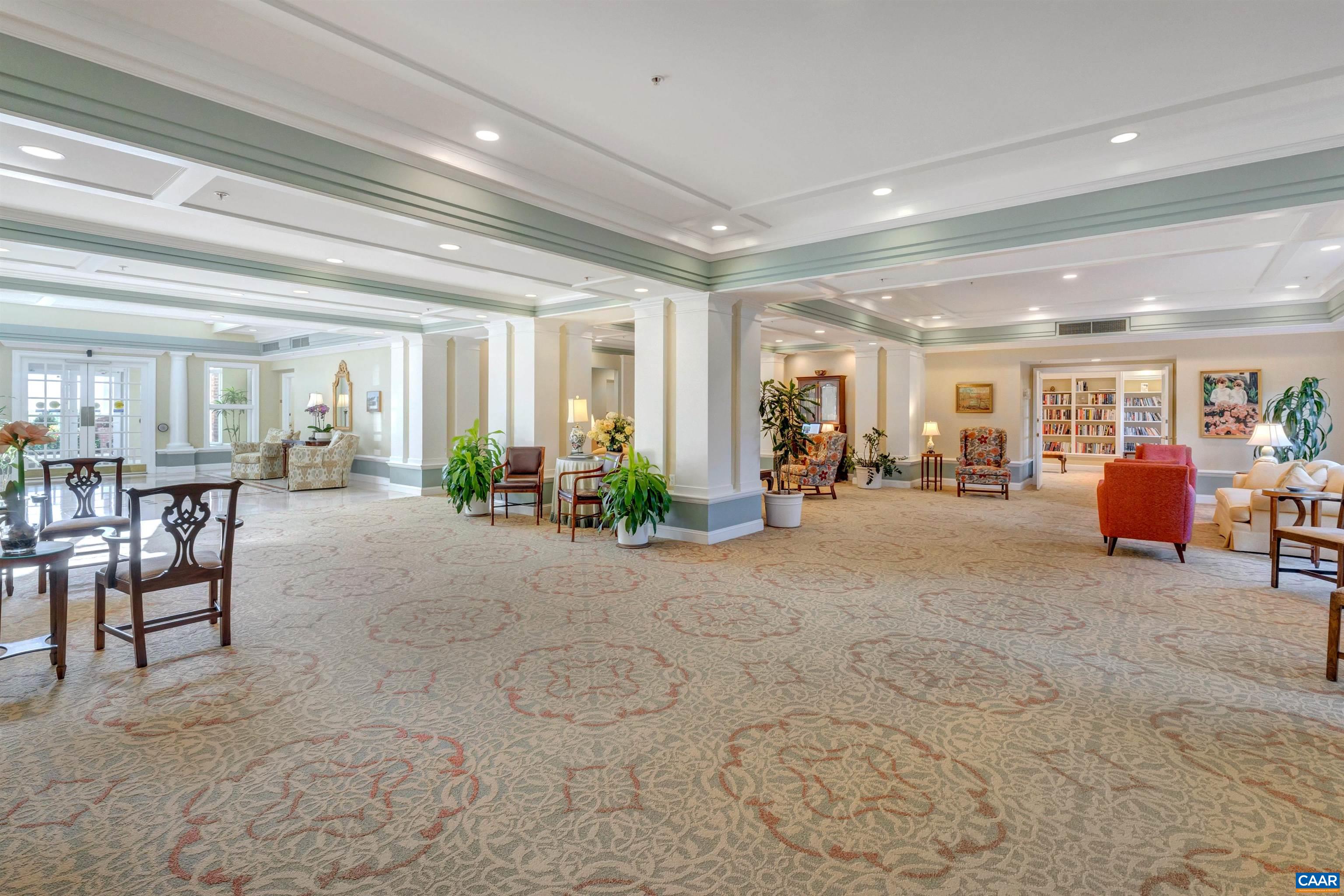 500 CRESTWOOD DR Unit: 2203