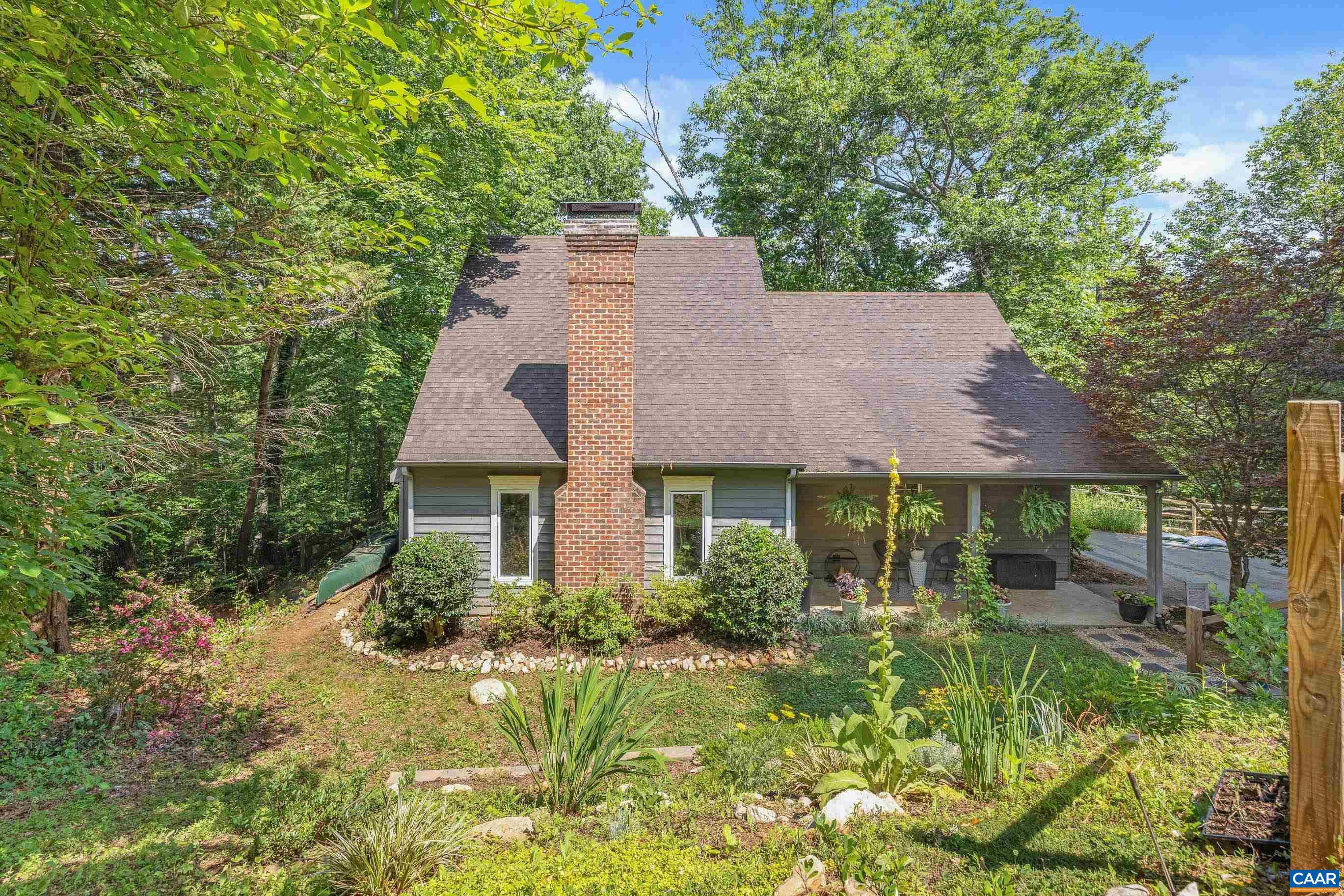 295 HOMESTEAD LN