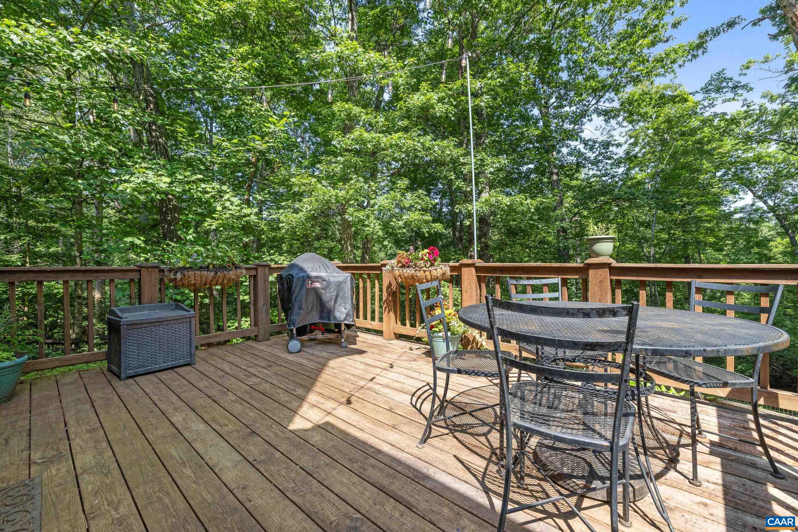 295 HOMESTEAD LN