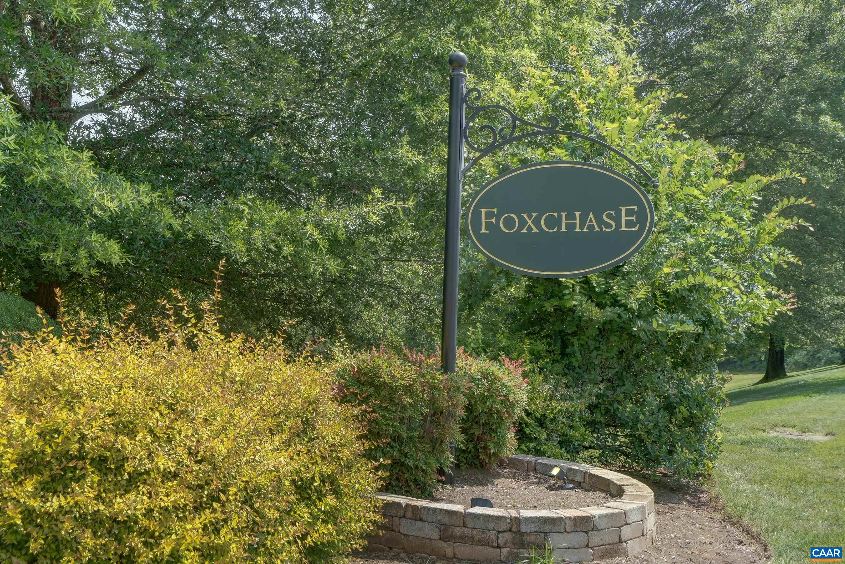 455 FOXDALE LN