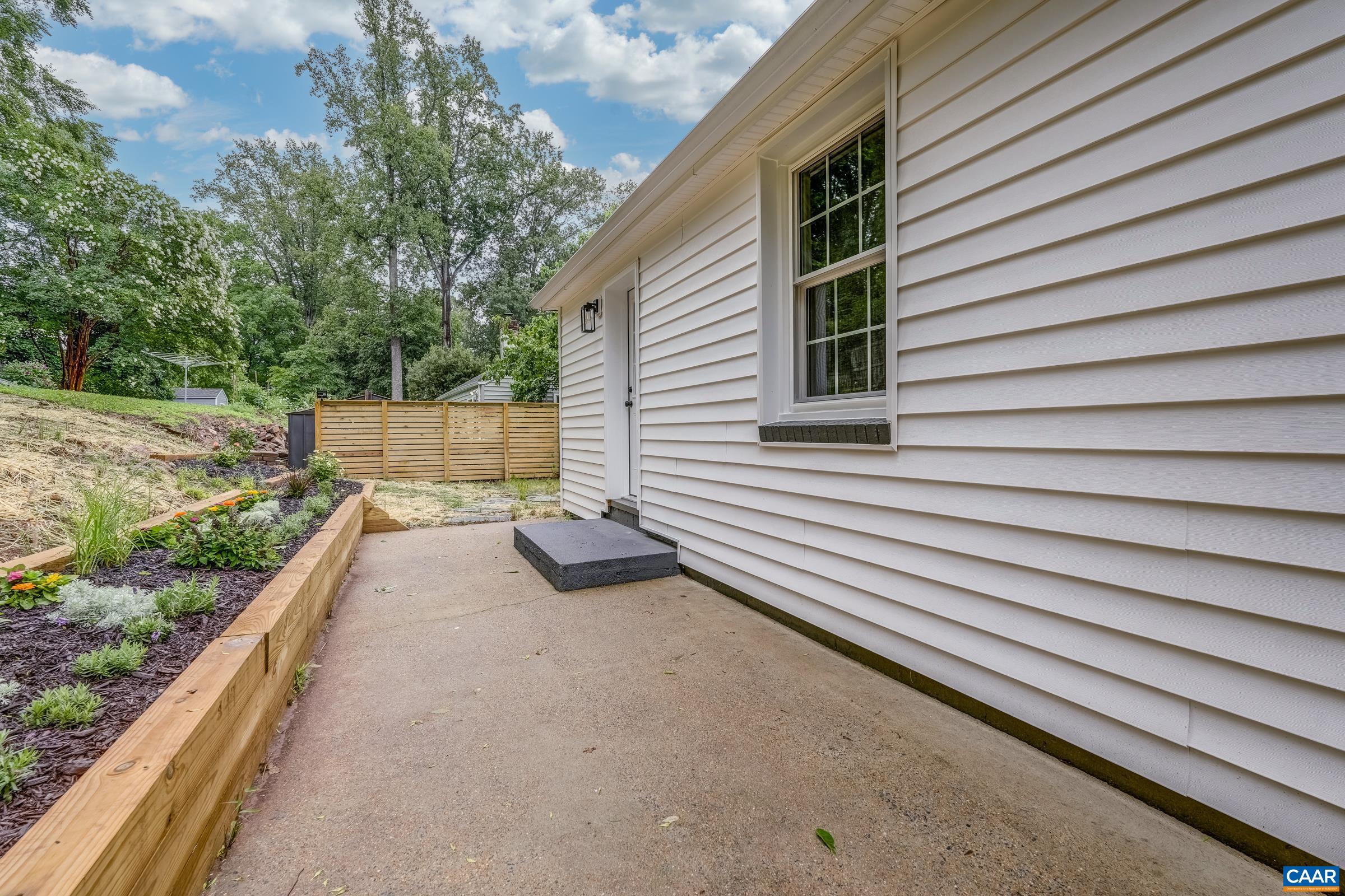 1623 MASON LN