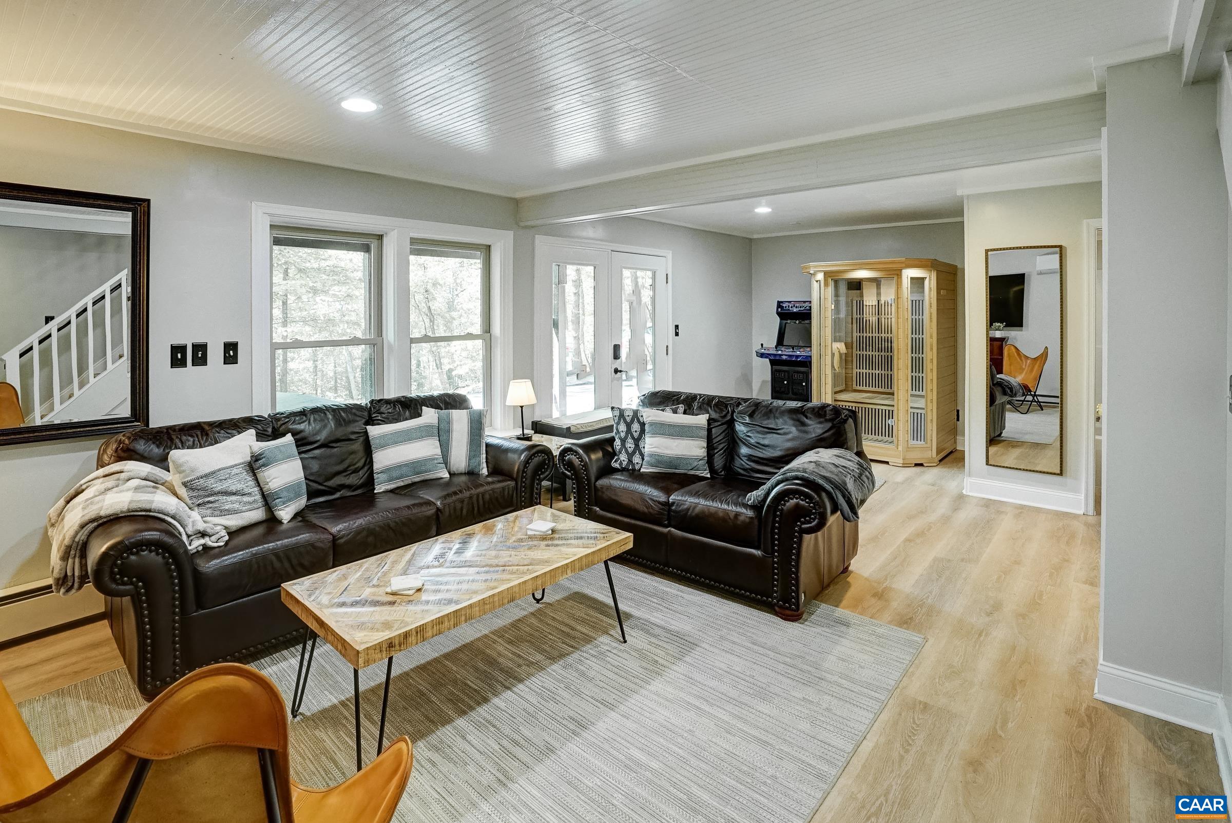 973 LAUREL SPRINGS DR