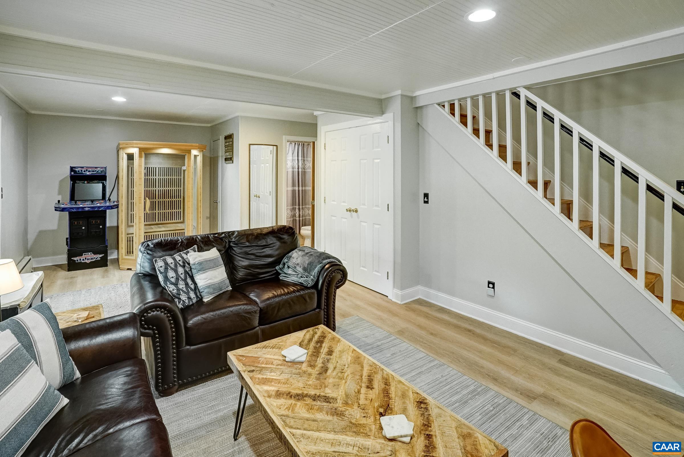 973 LAUREL SPRINGS DR