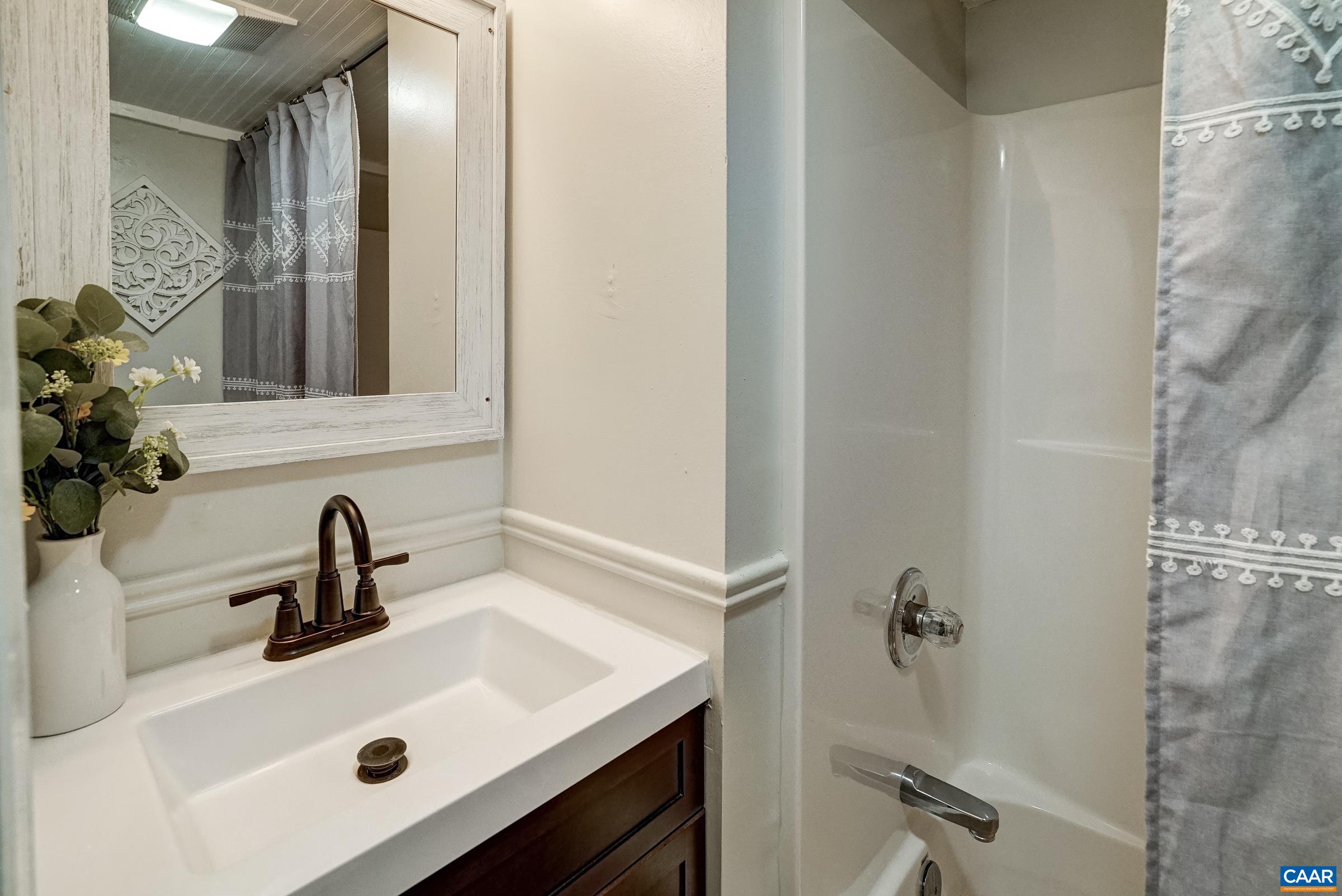 973 LAUREL SPRINGS DR