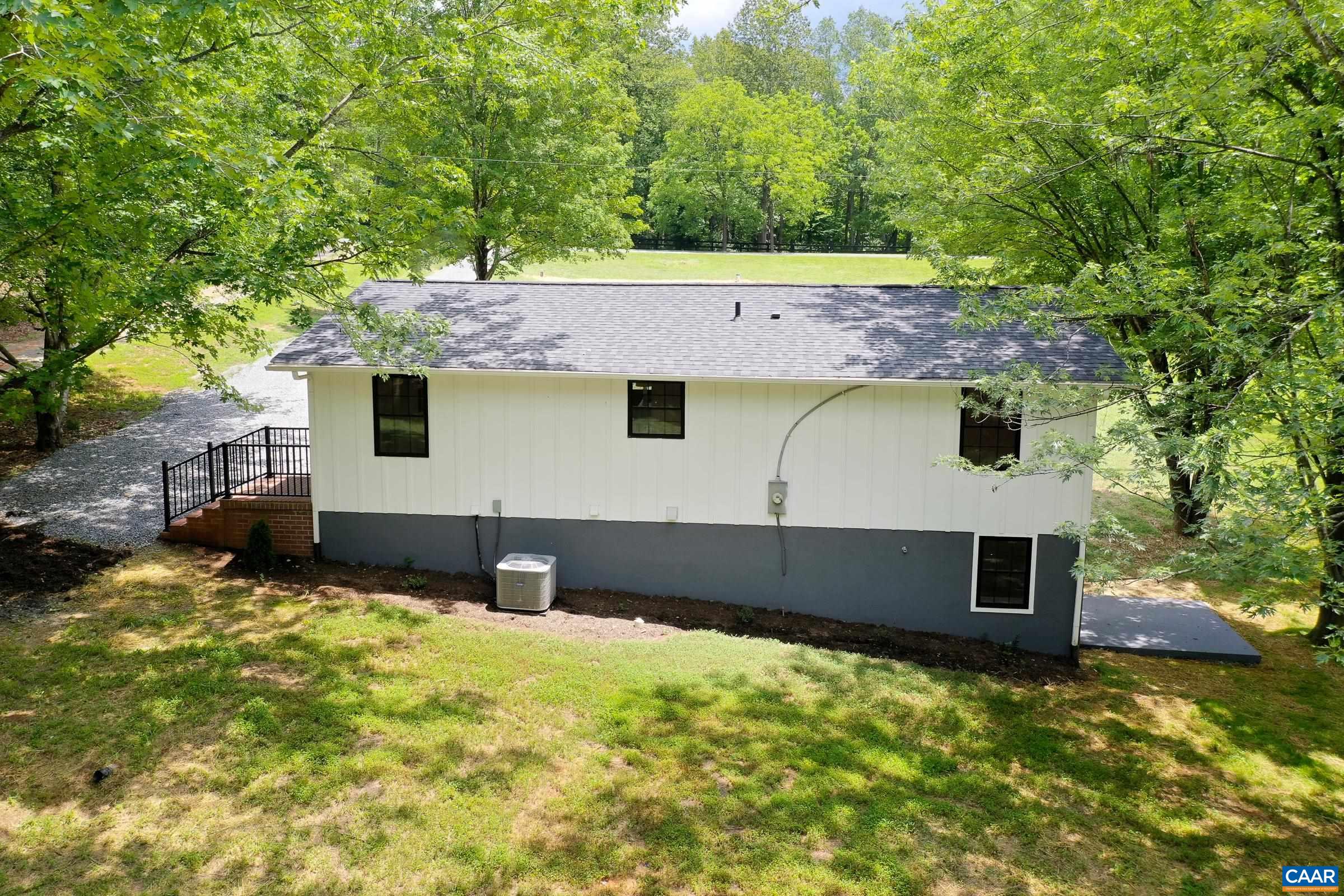 1038 SMITH RD