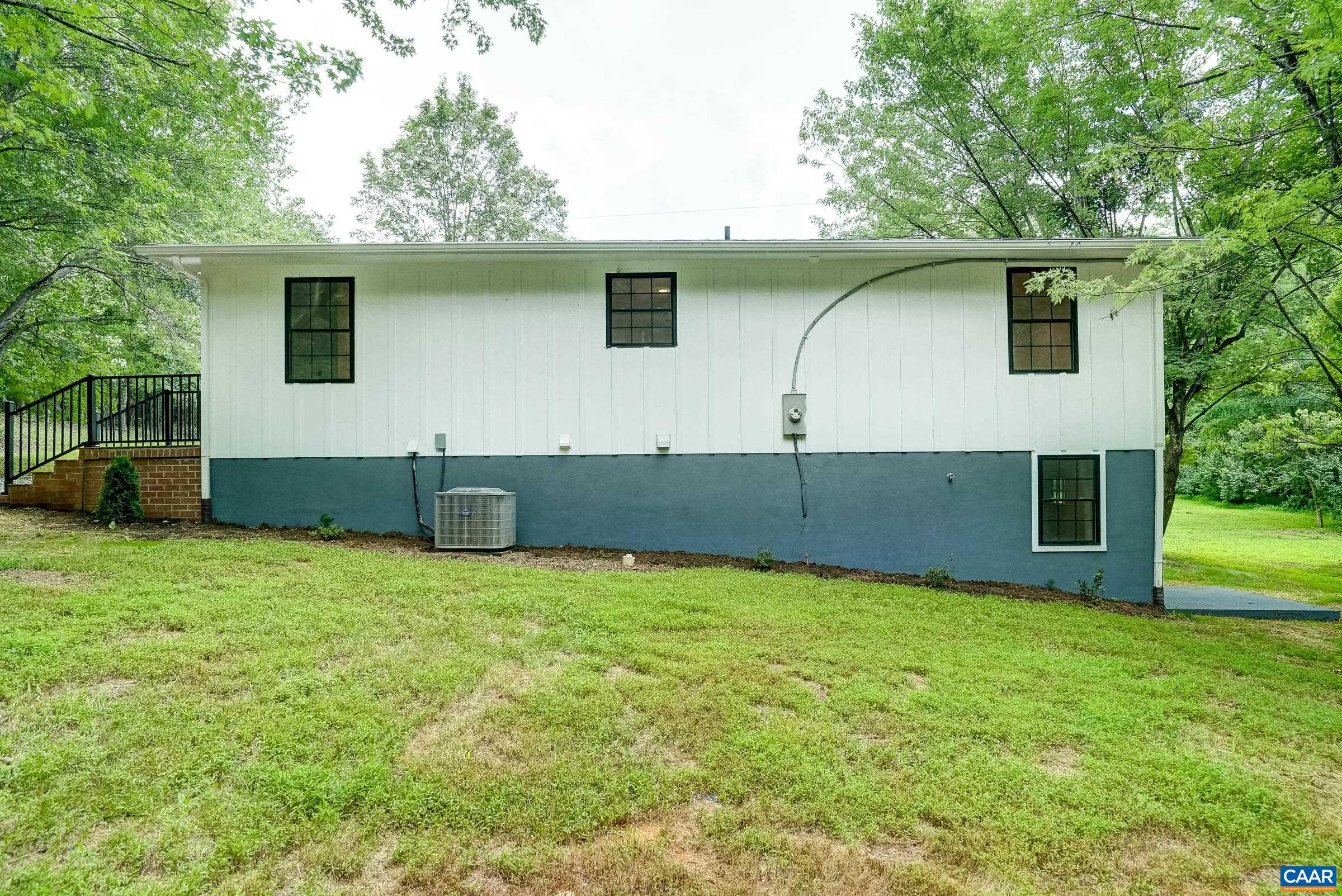 1038 SMITH RD