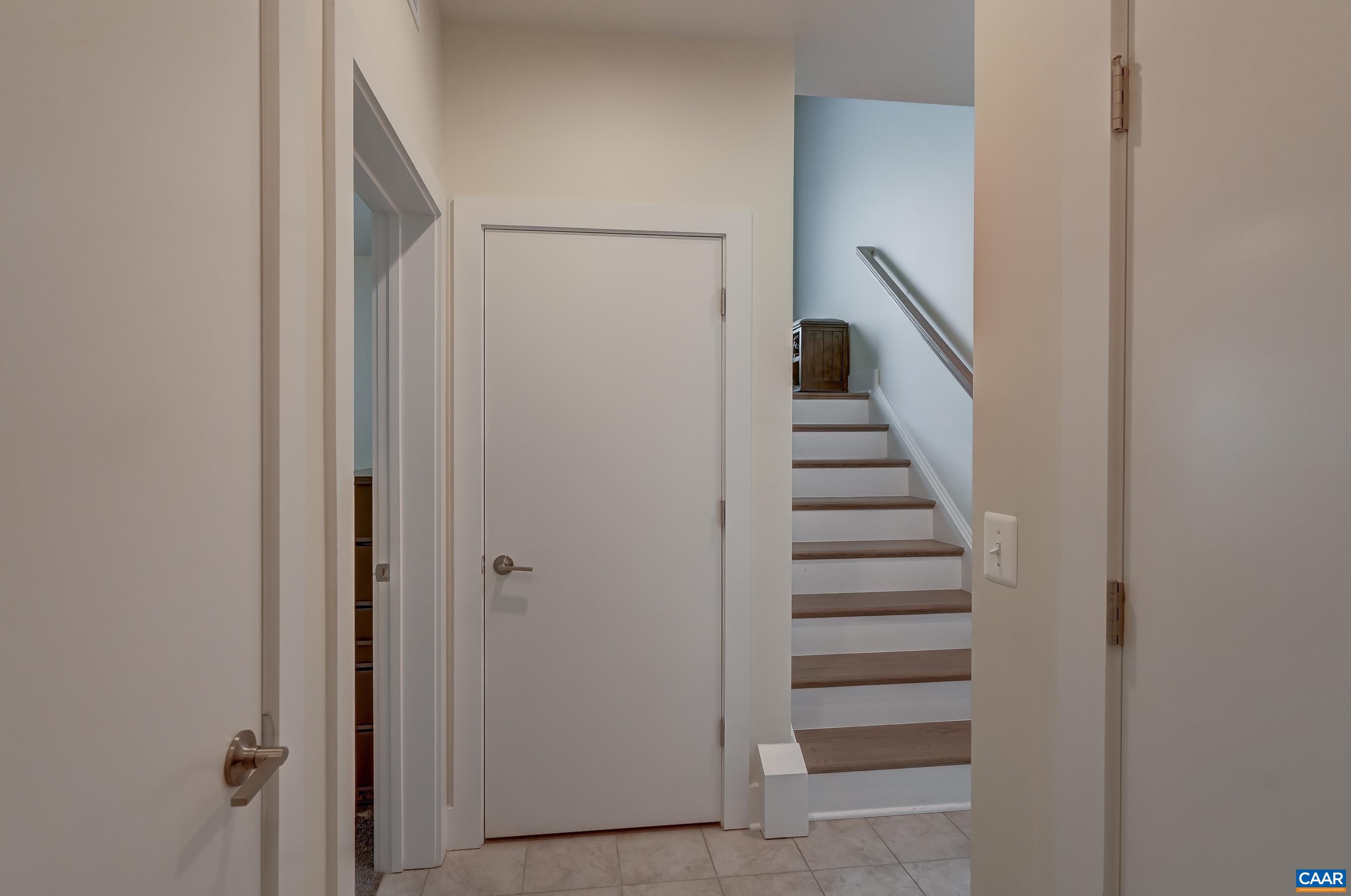 924 ORION LN