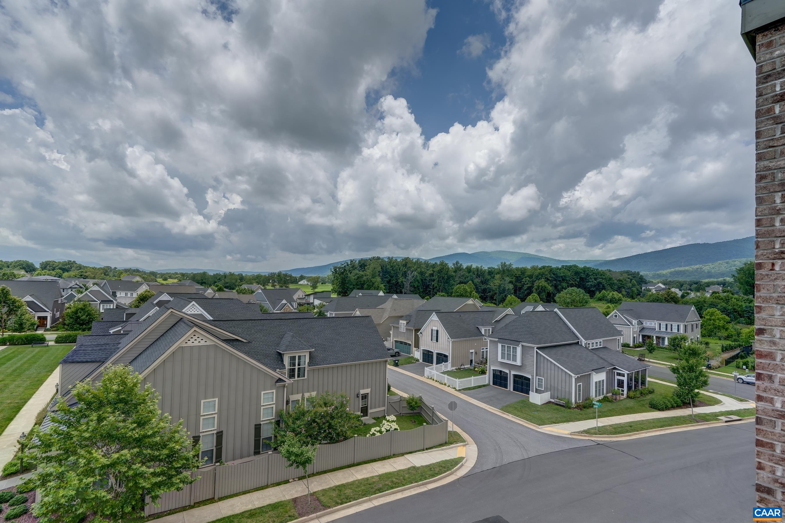924 ORION LN
