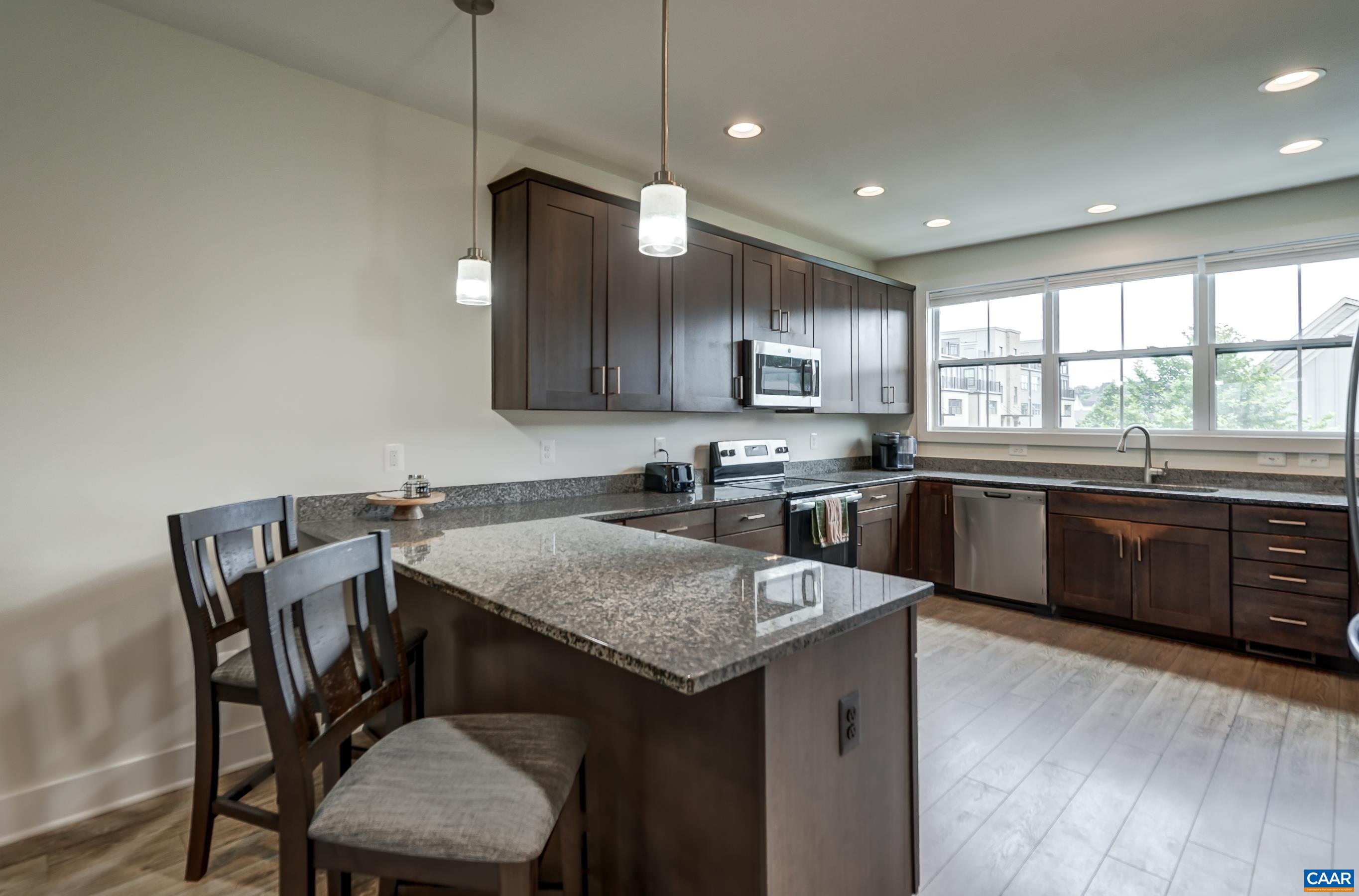 924 ORION LN