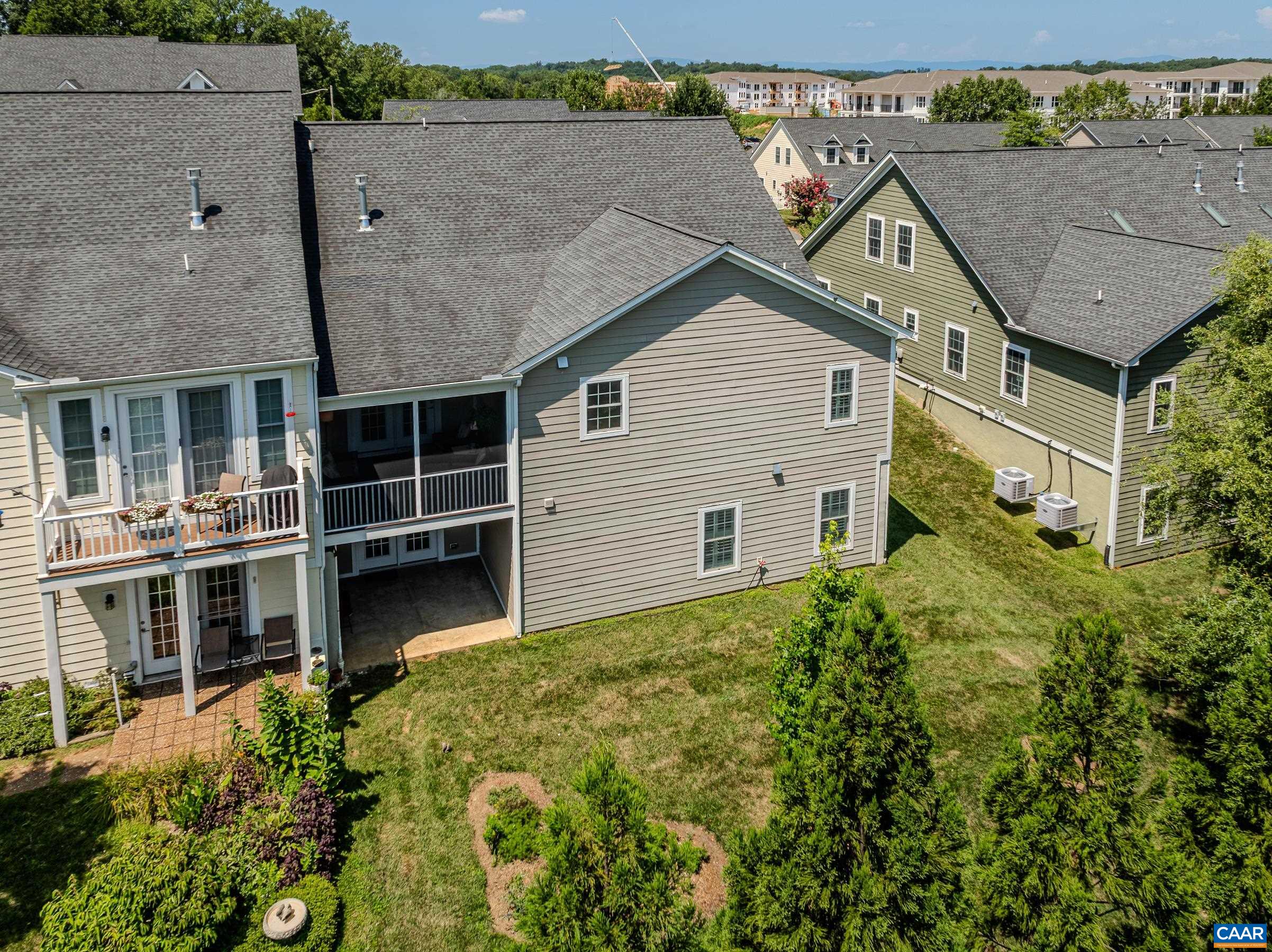 1608 SAWGRASS CT