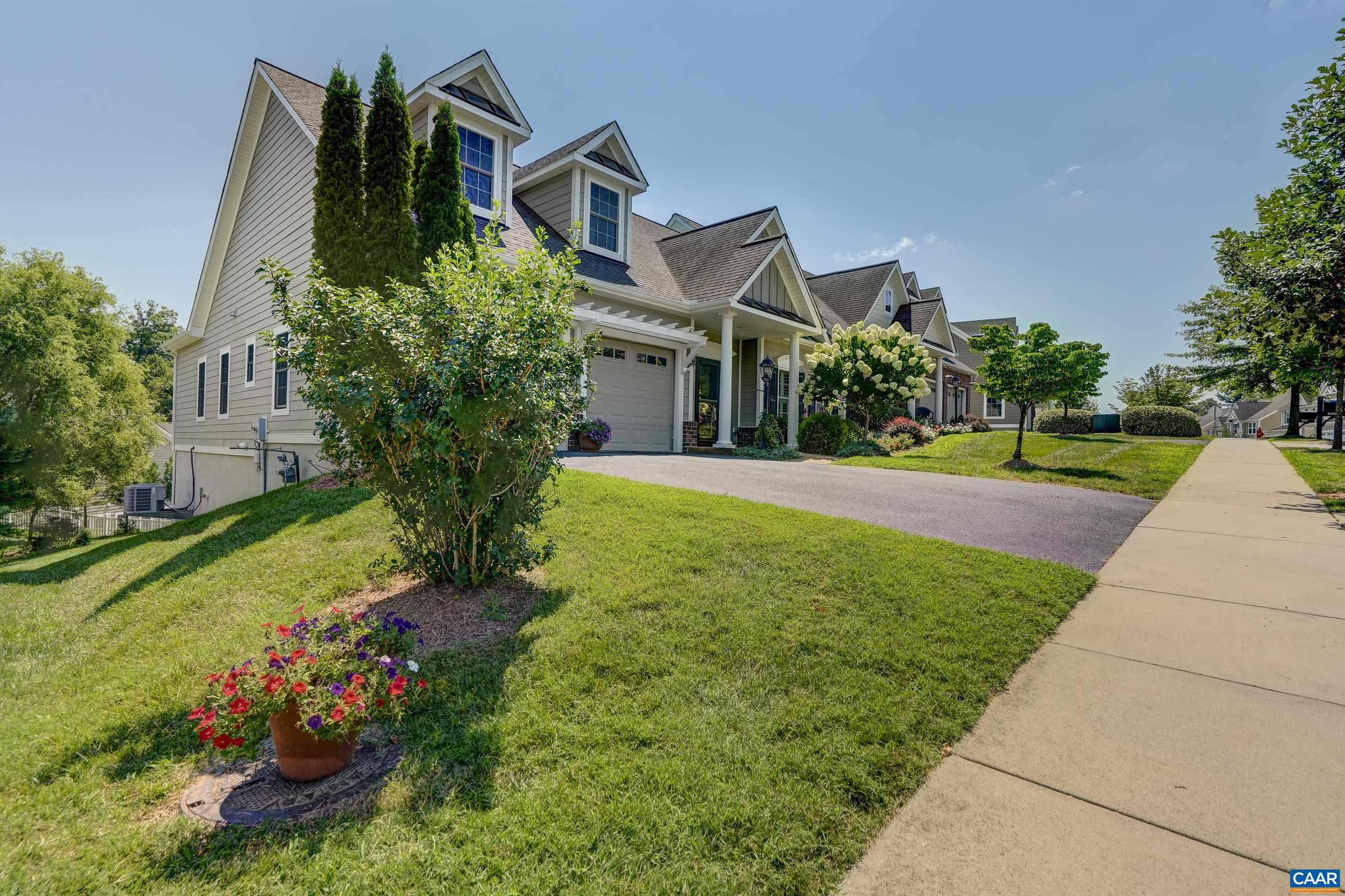 1608 SAWGRASS CT