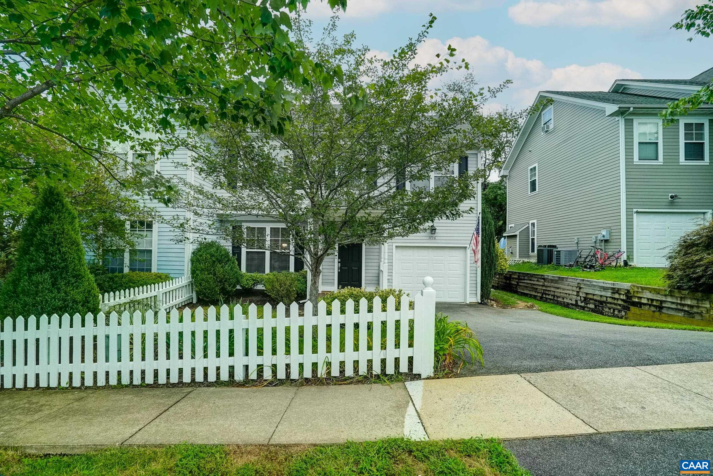 1726 CLAY DR