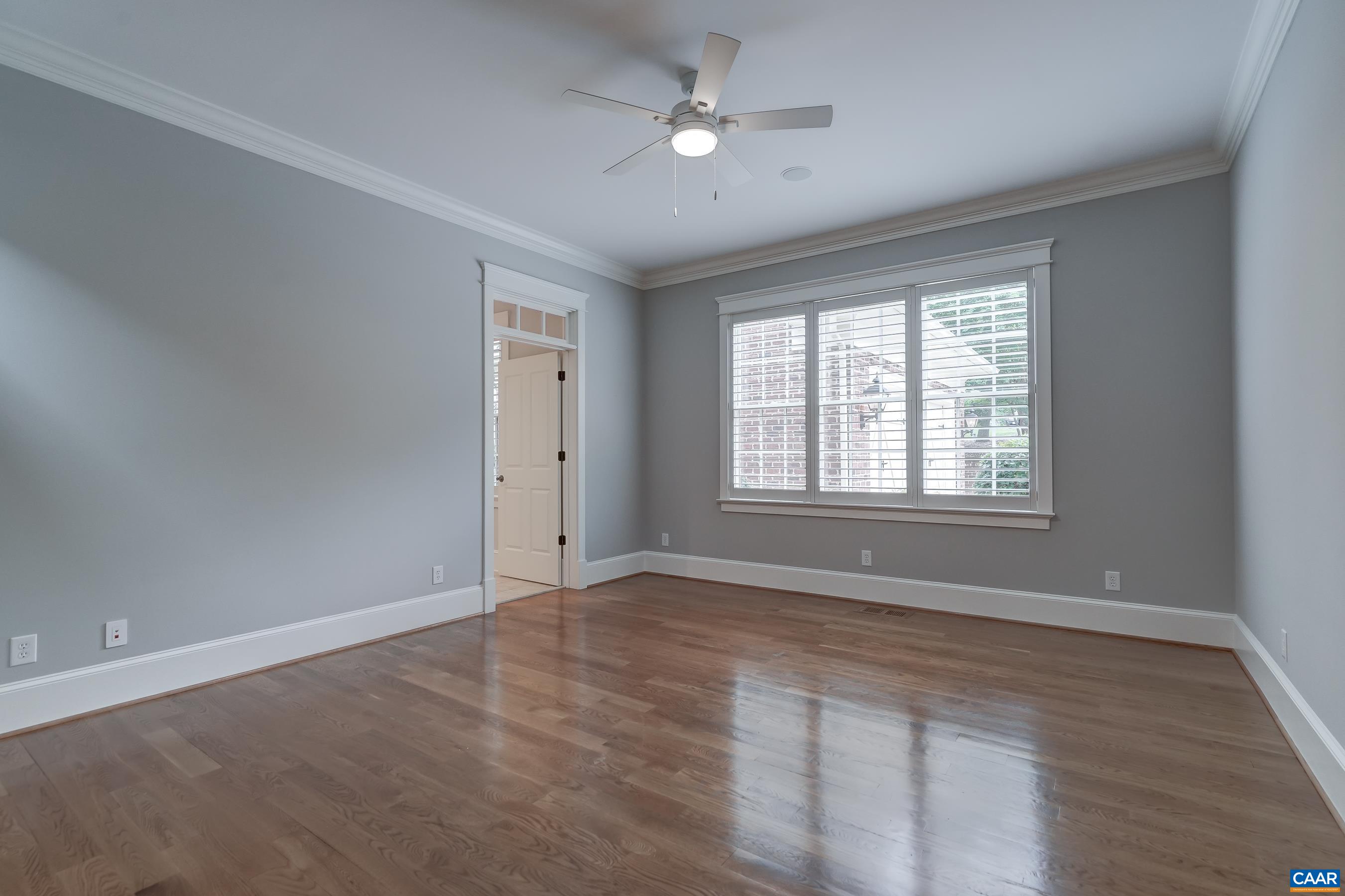 1477 KINROSS LN
