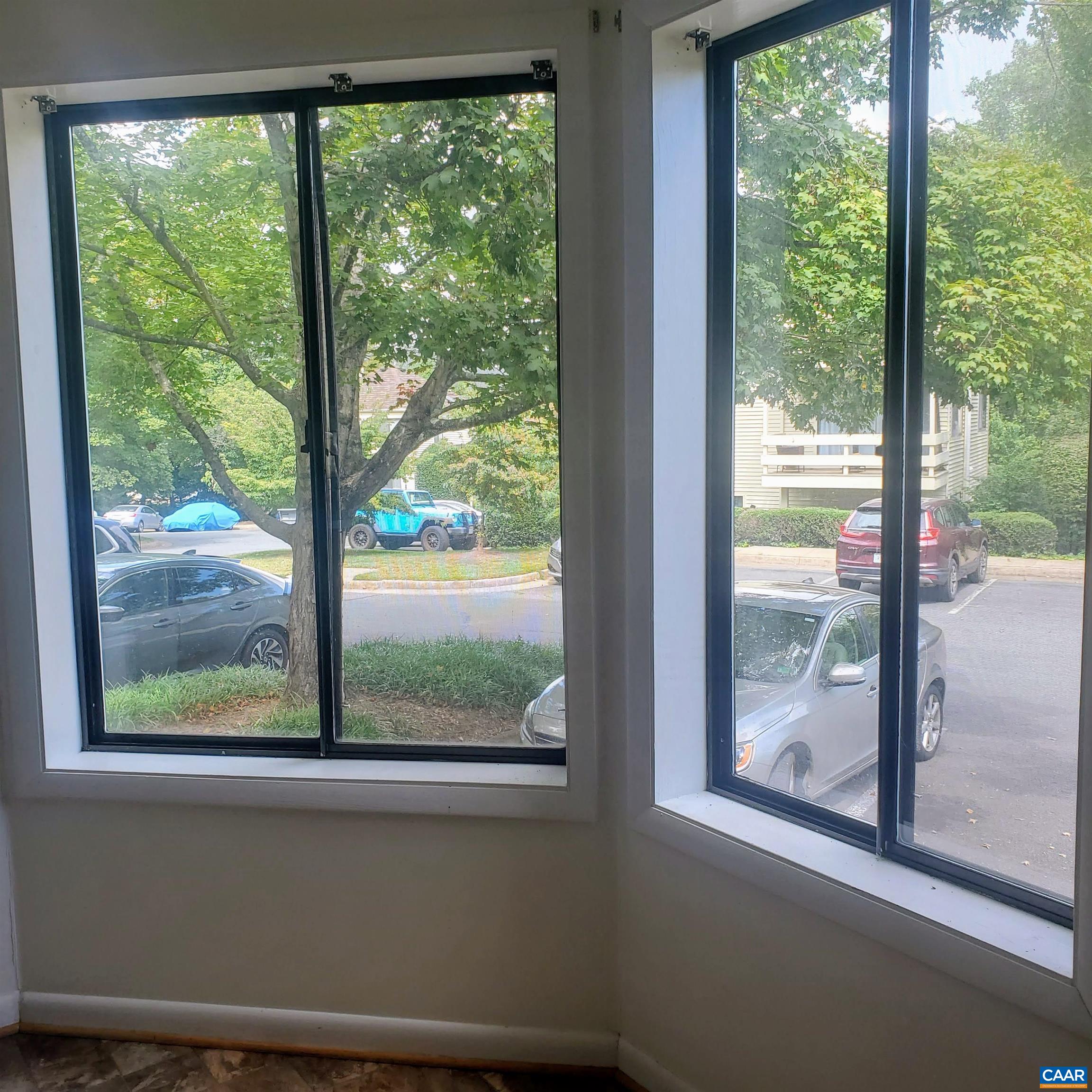 1217 CHATHAM RDG