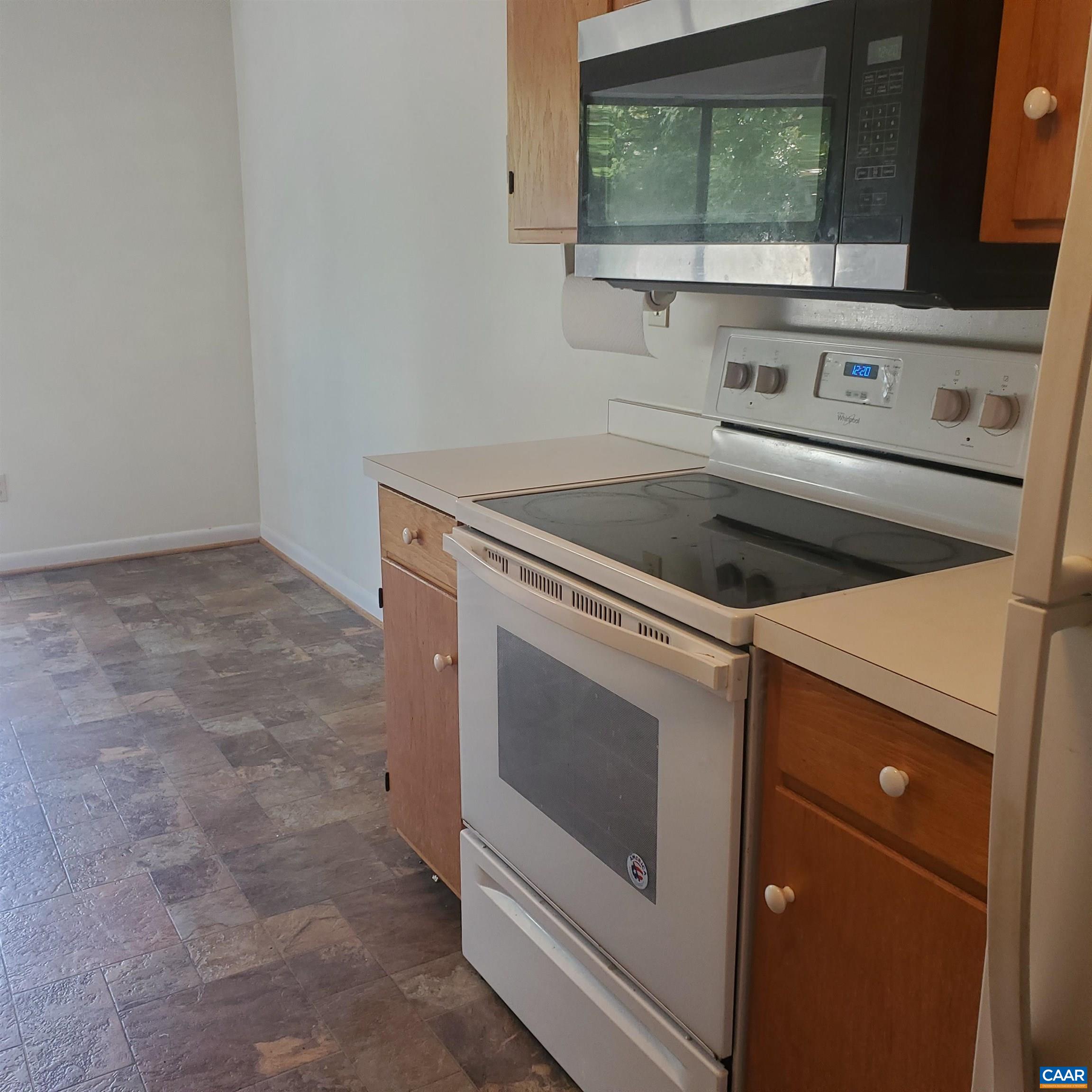 1217 CHATHAM RDG