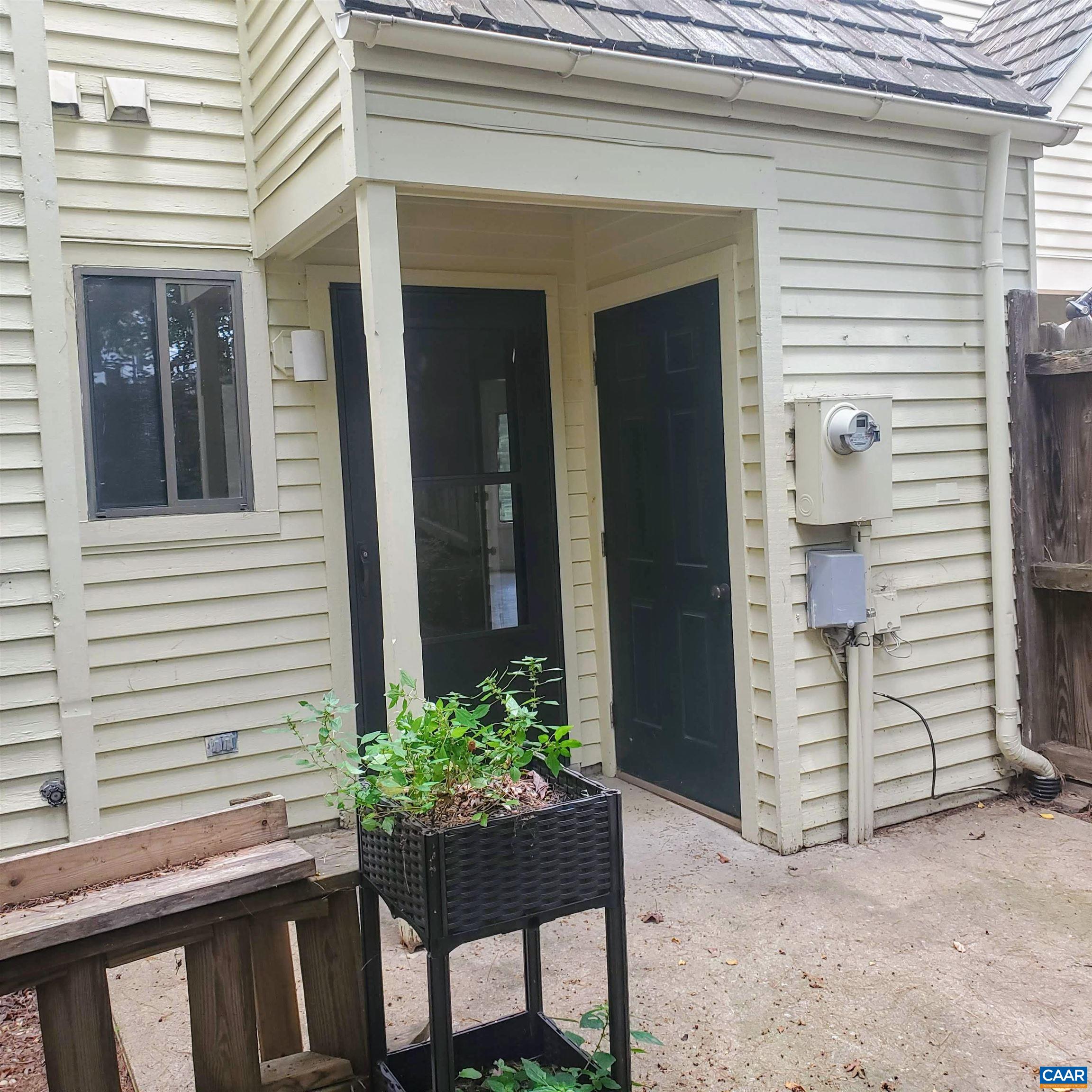 1217 CHATHAM RDG