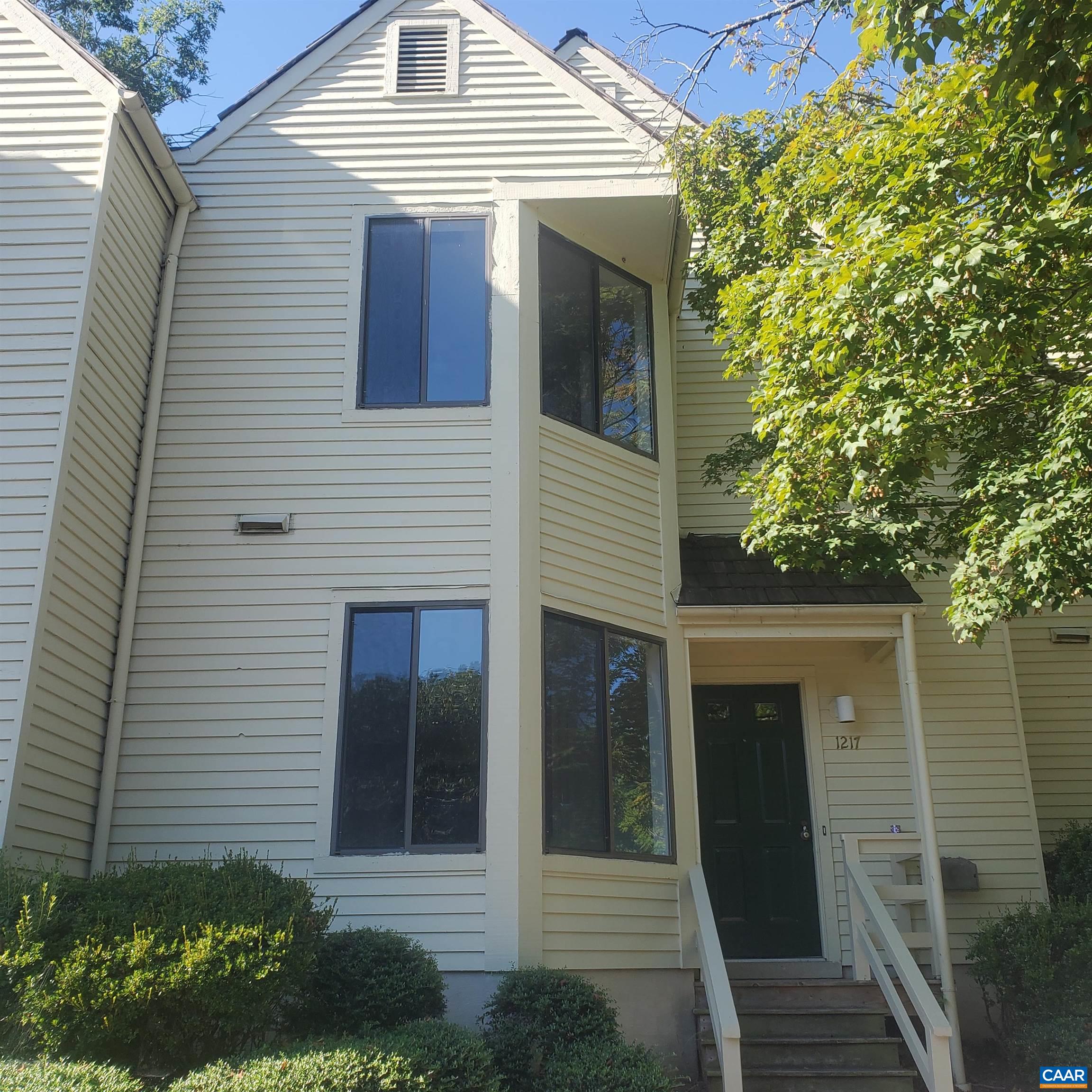 1217 CHATHAM RDG