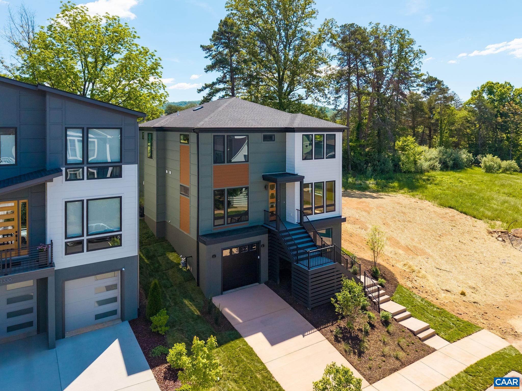 1334 PEN PARK LN