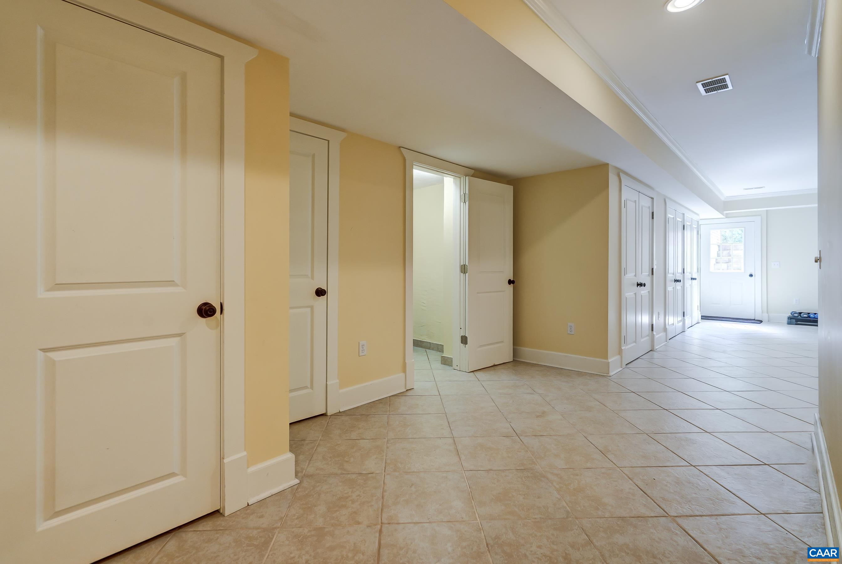 140 LYNX FARM LN