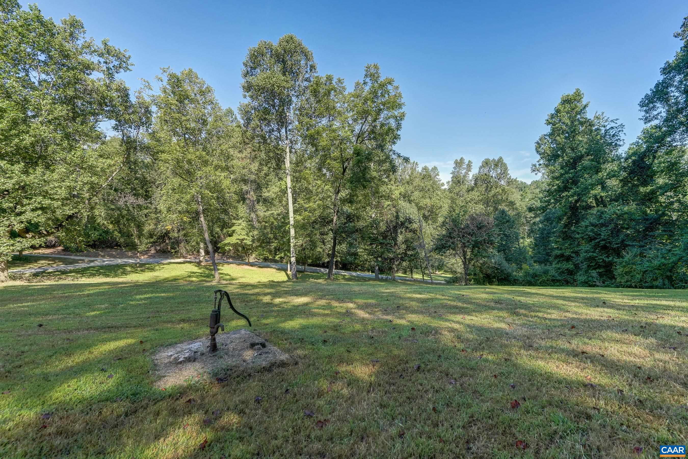 140 LYNX FARM LN