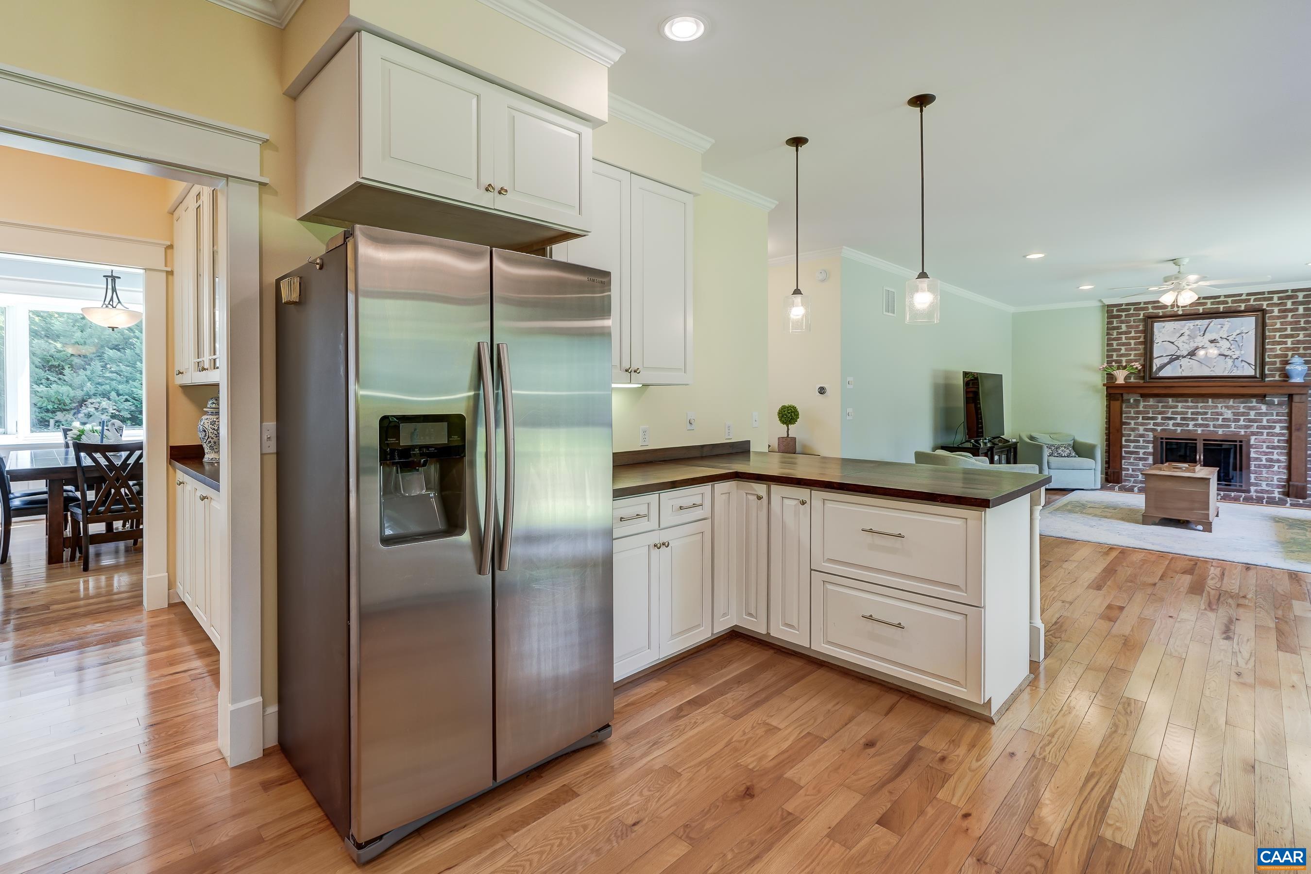 140 LYNX FARM LN
