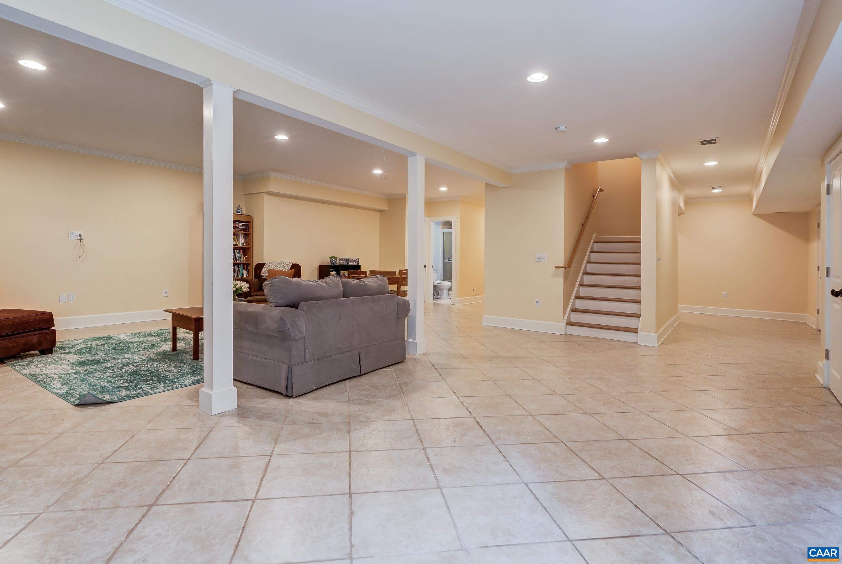 140 LYNX FARM LN