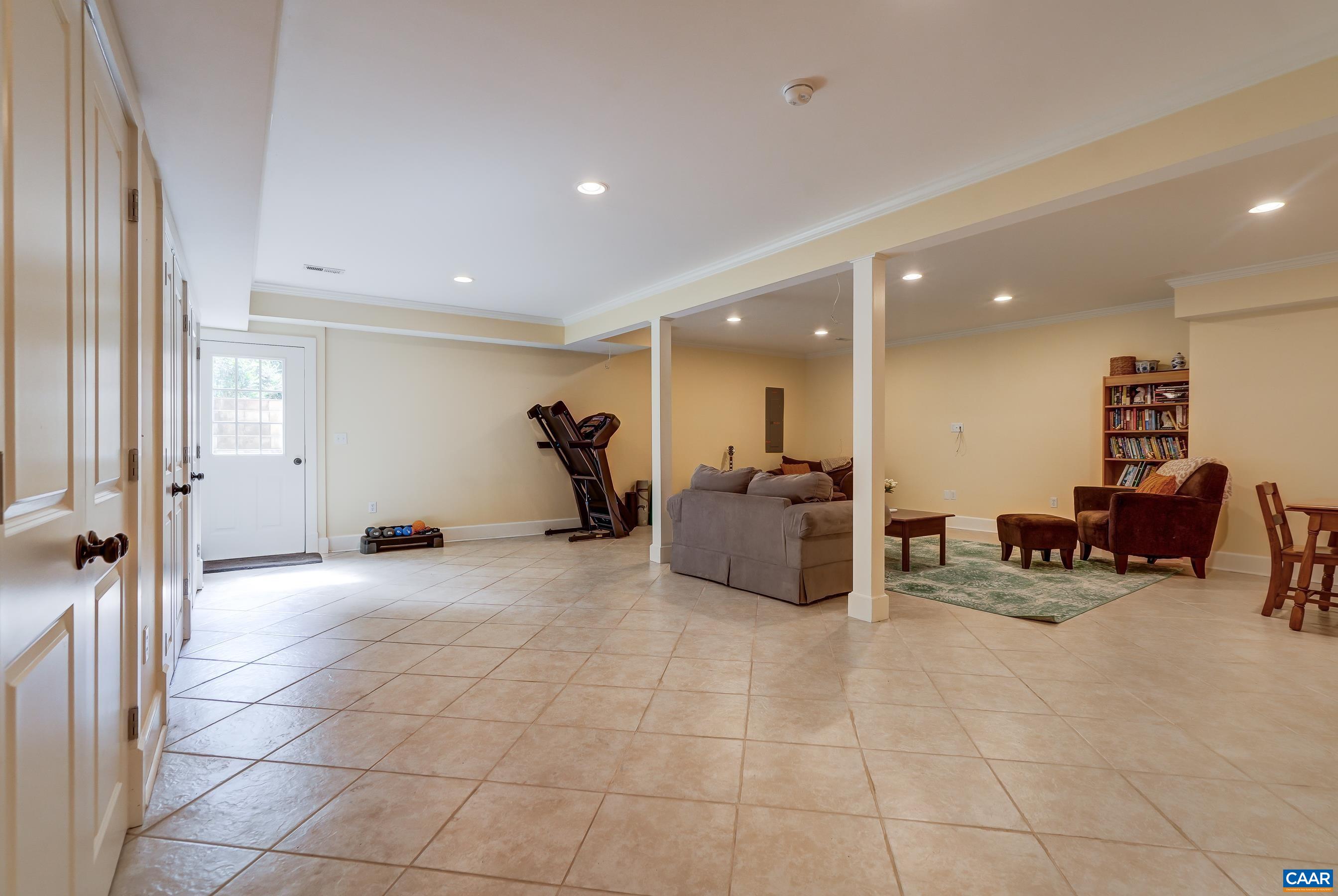 140 LYNX FARM LN