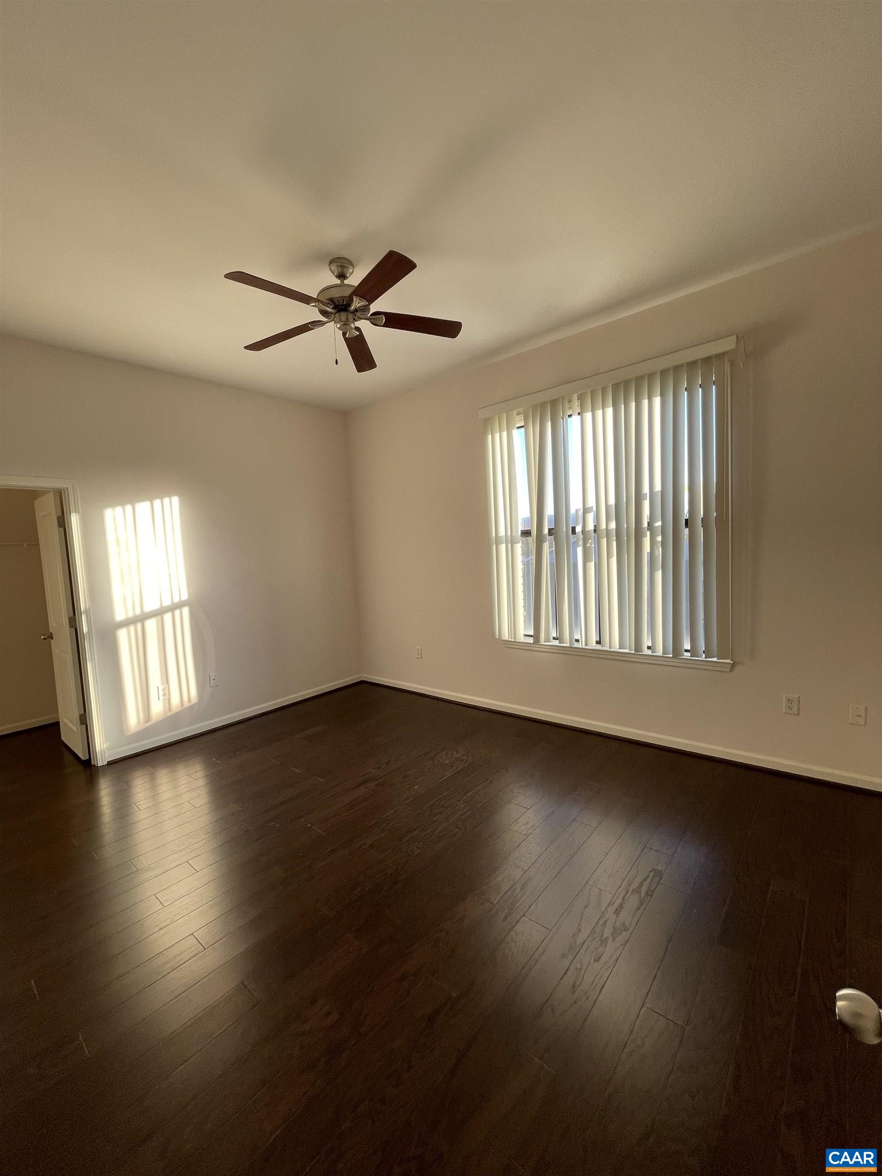 735 WALKER SQ Unit: 4a