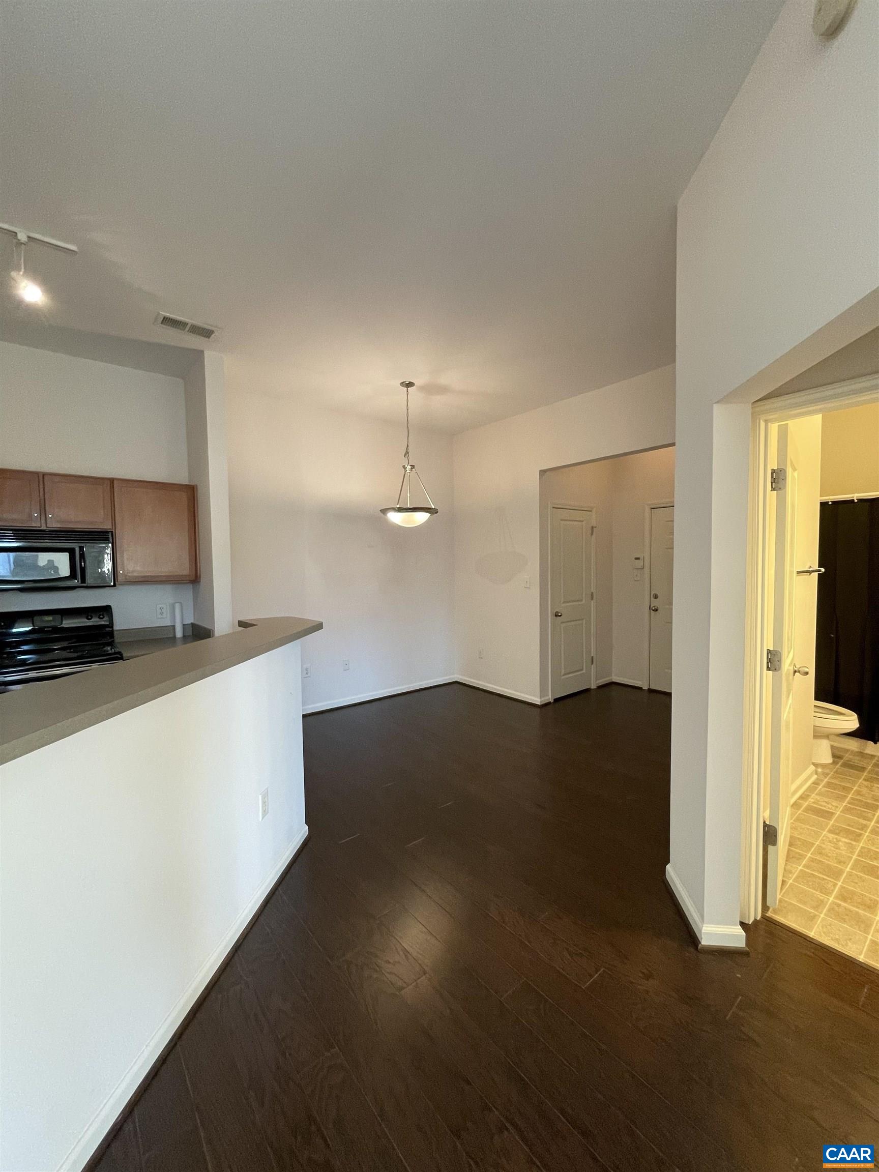 735 WALKER SQ Unit: 4a