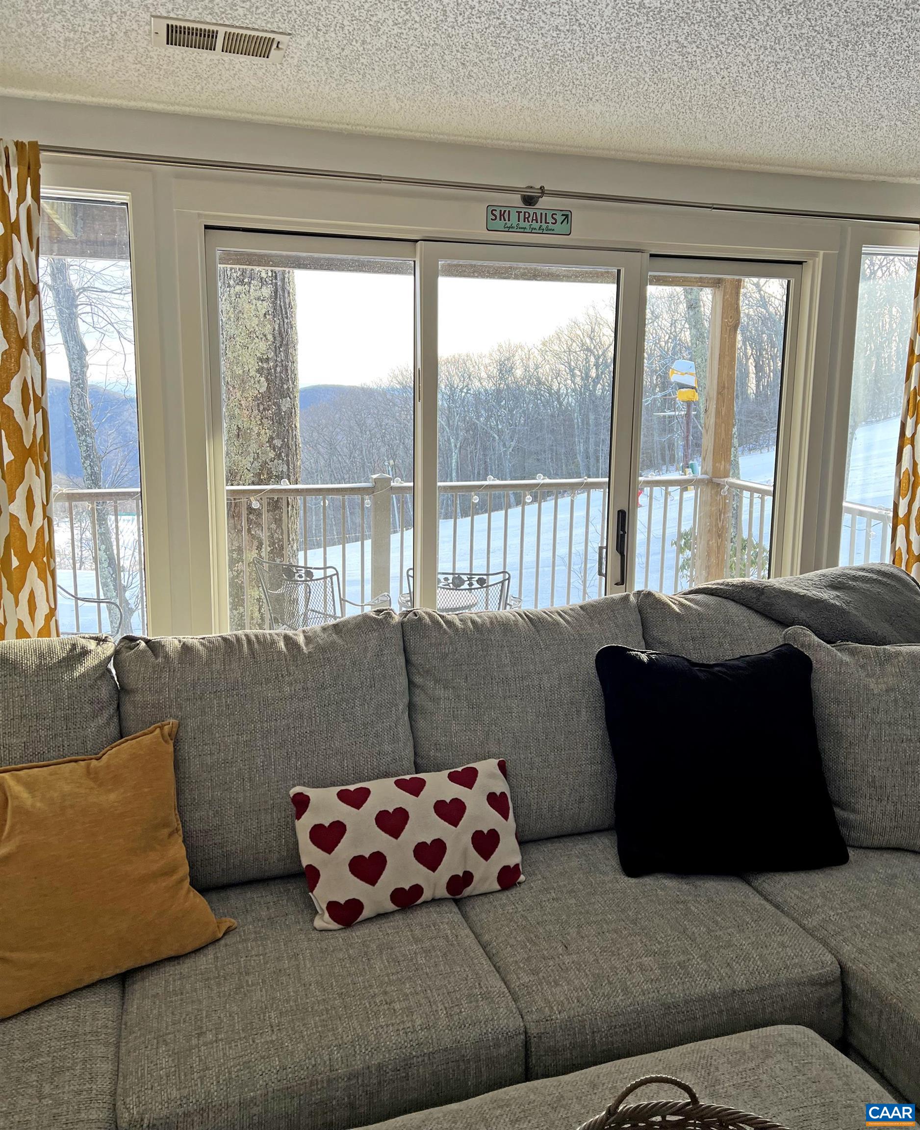 108 EAGLES CT CONDOS