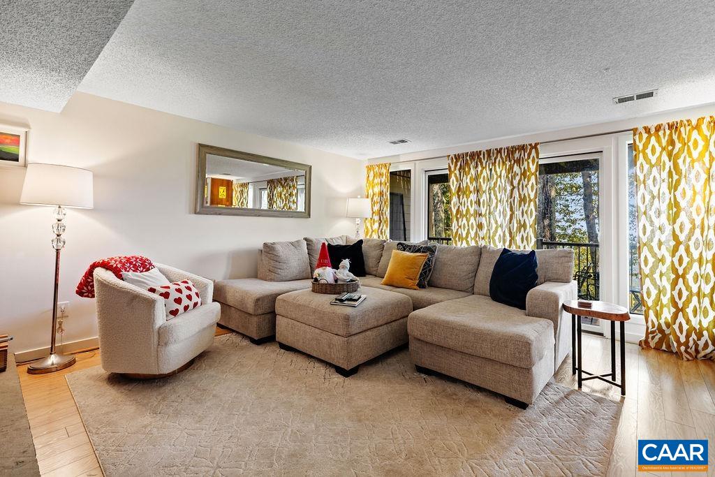 108 EAGLES CT CONDOS