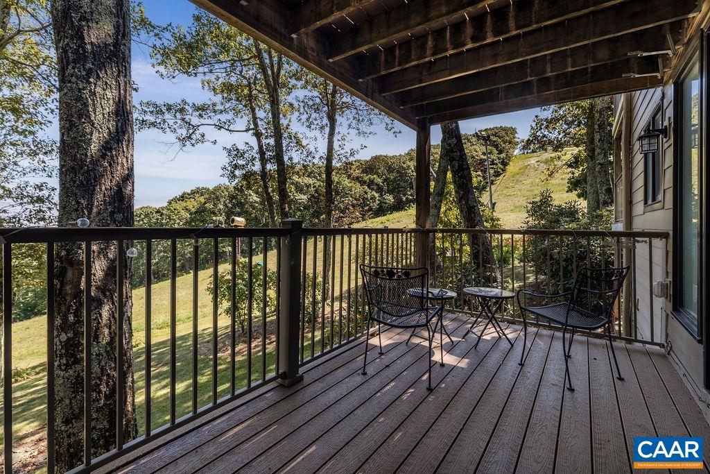 108 EAGLES CT CONDOS