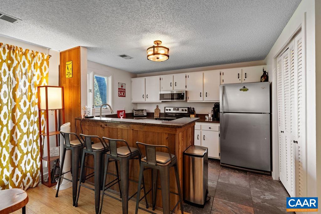 108 EAGLES CT CONDOS