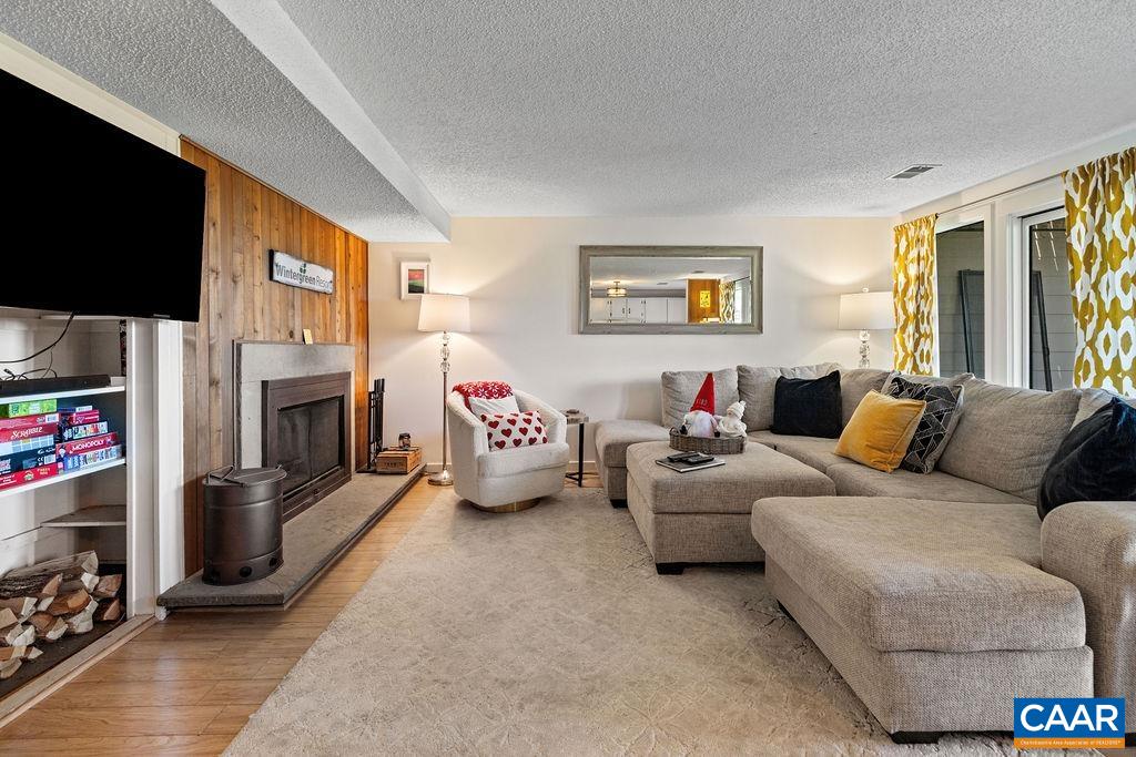 108 EAGLES CT CONDOS