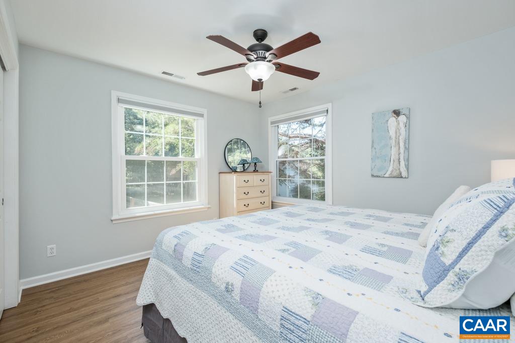 217 BLACKTHORN LN
