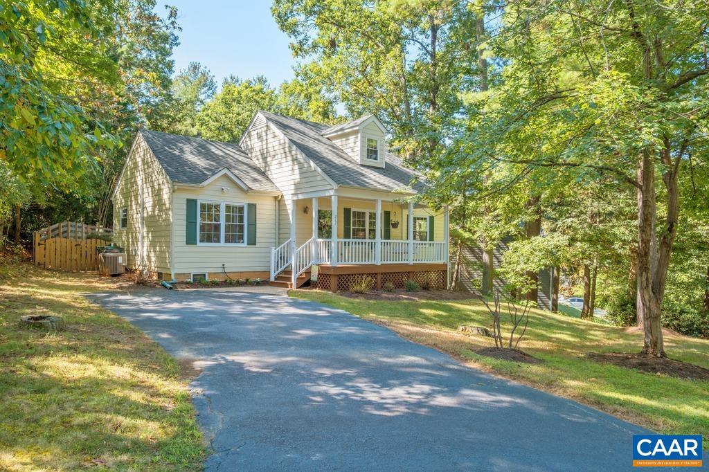 217 BLACKTHORN LN
