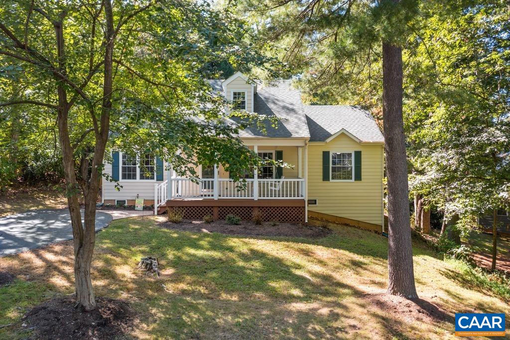 217 BLACKTHORN LN