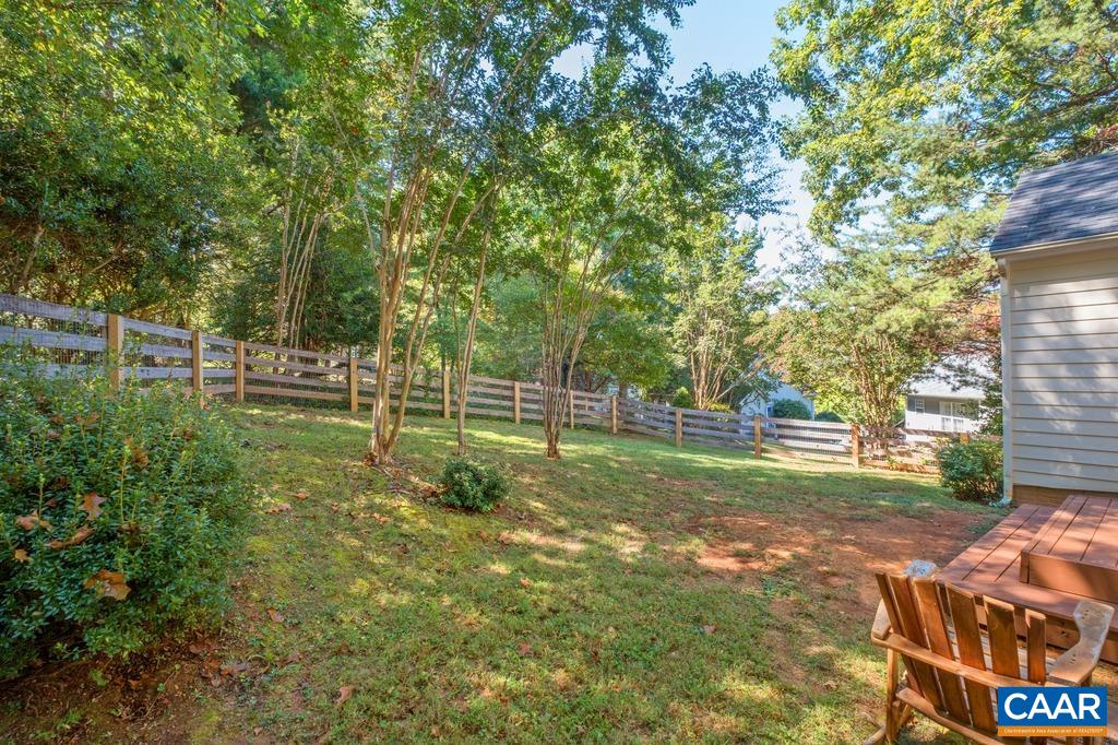 217 BLACKTHORN LN