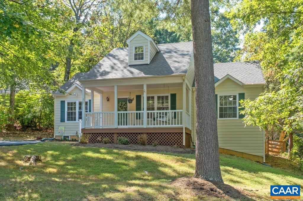 217 BLACKTHORN LN