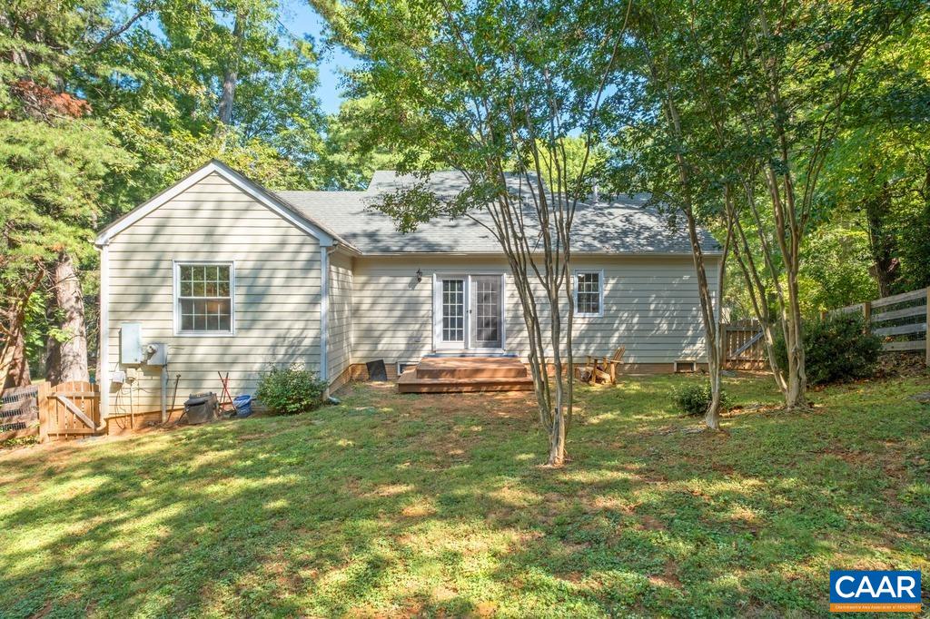 217 BLACKTHORN LN