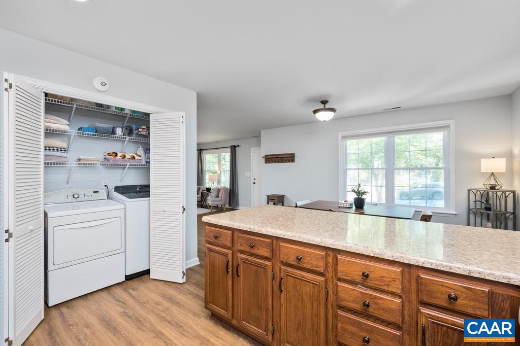 217 BLACKTHORN LN
