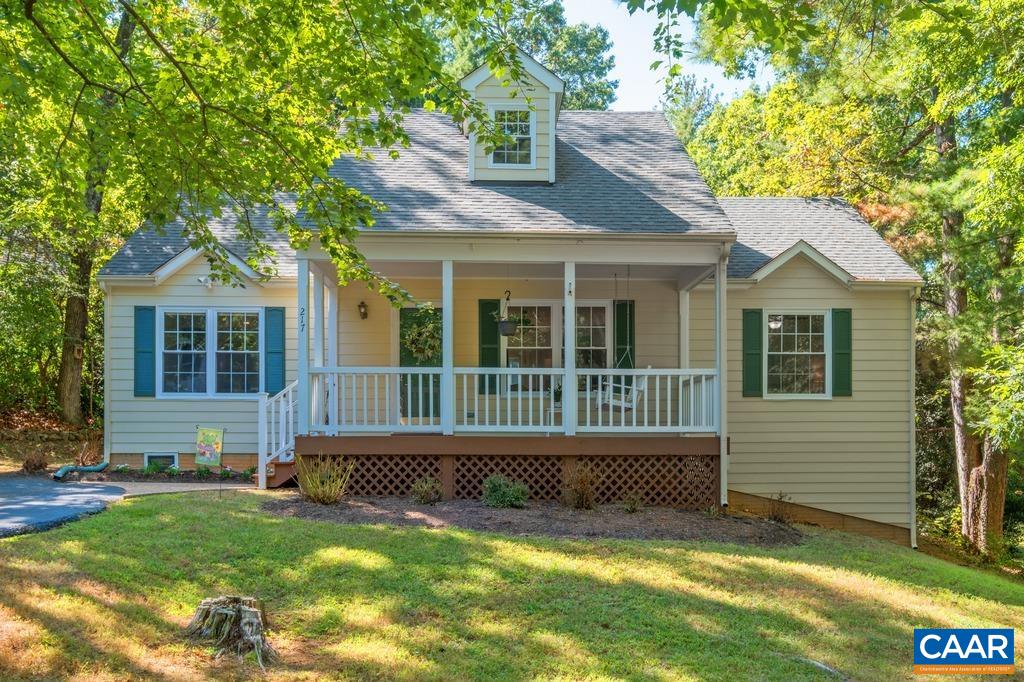 217 BLACKTHORN LN