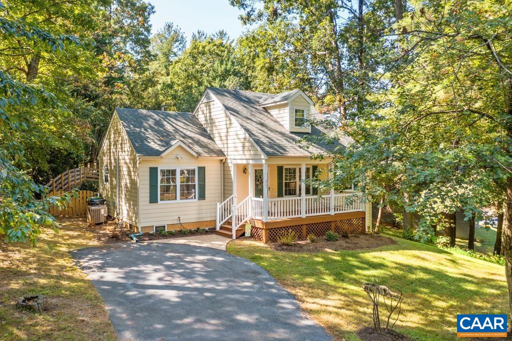 217 BLACKTHORN LN