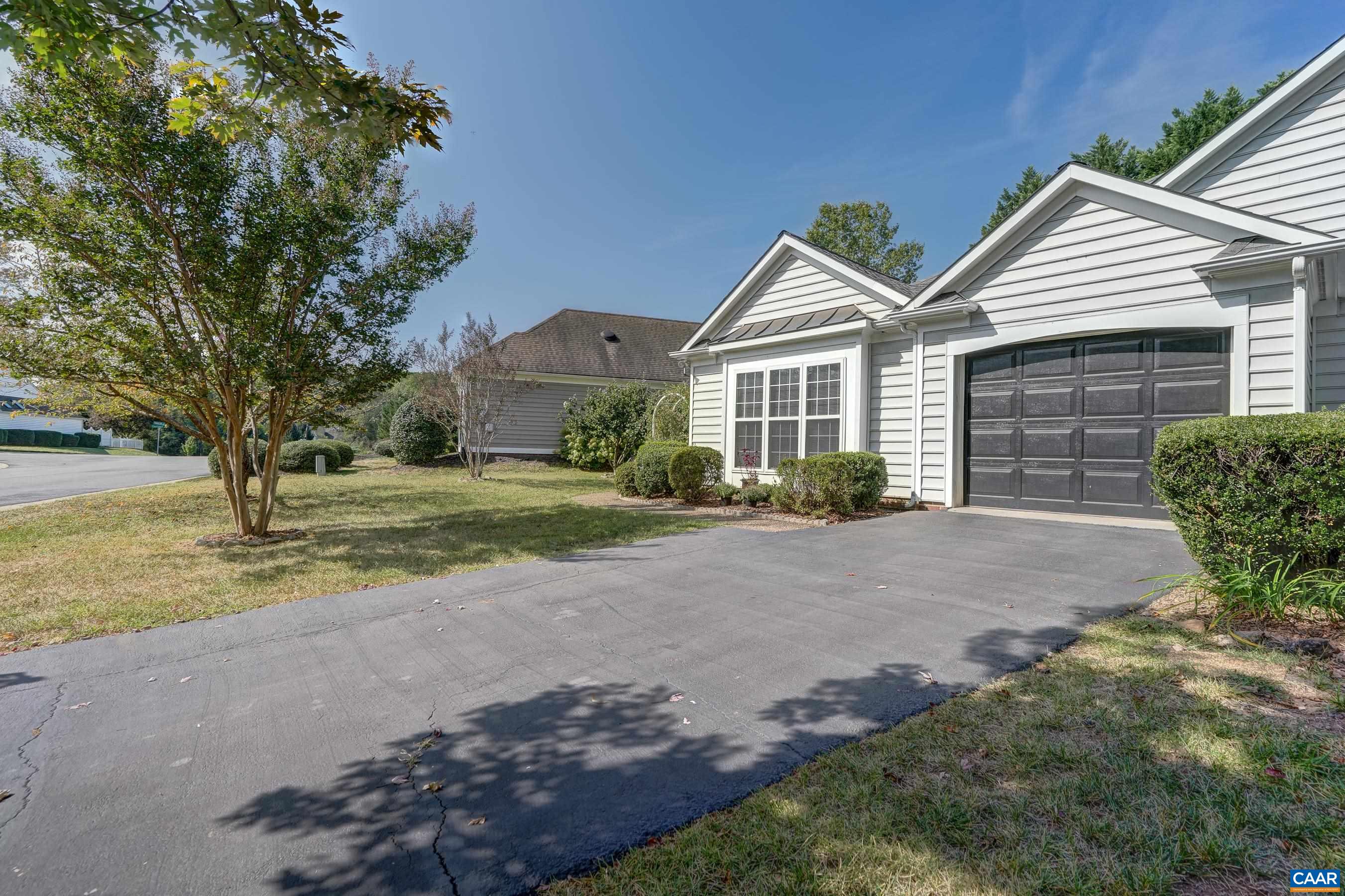 570 PEBBLE HILL CT
