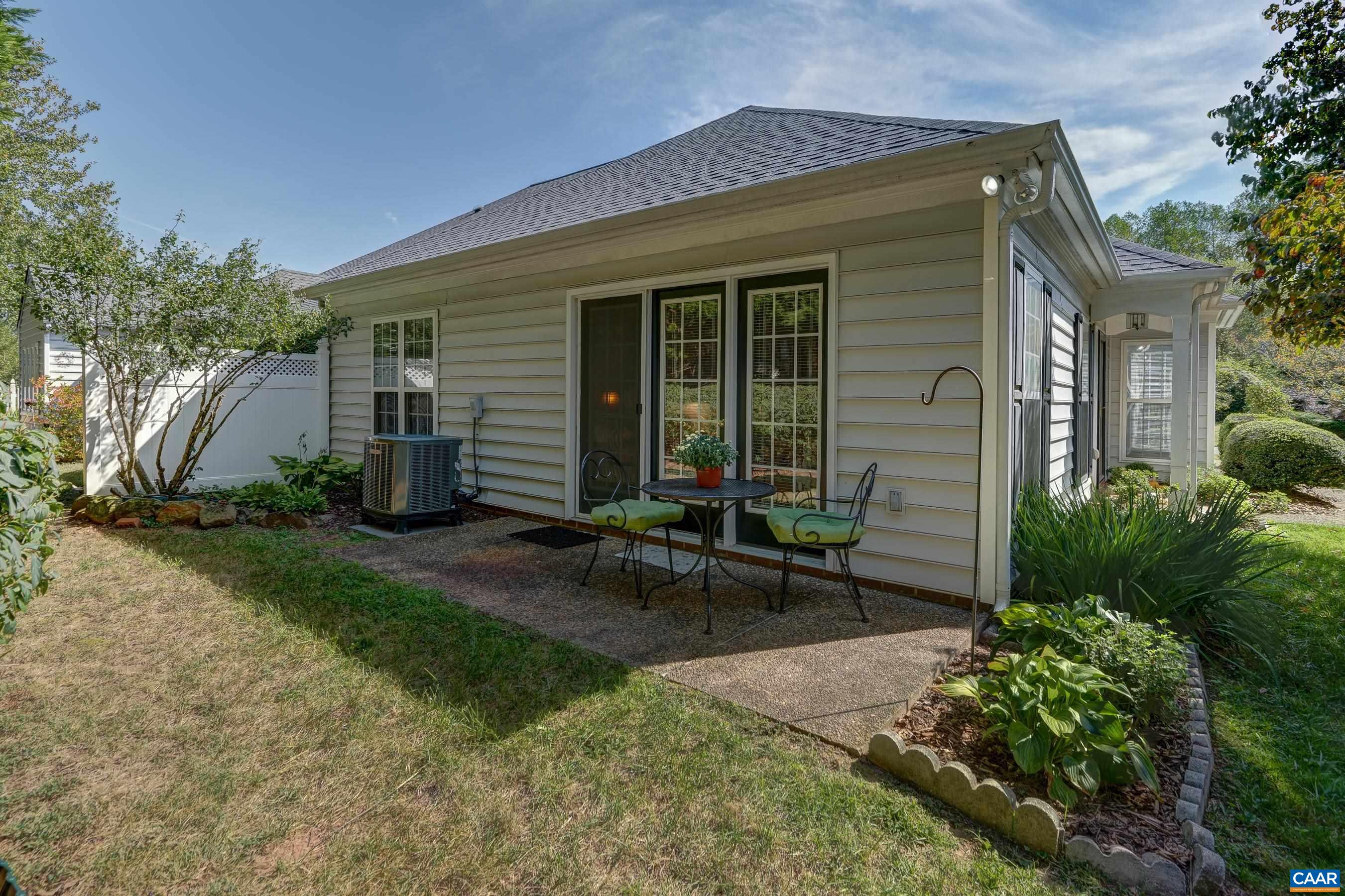 570 PEBBLE HILL CT