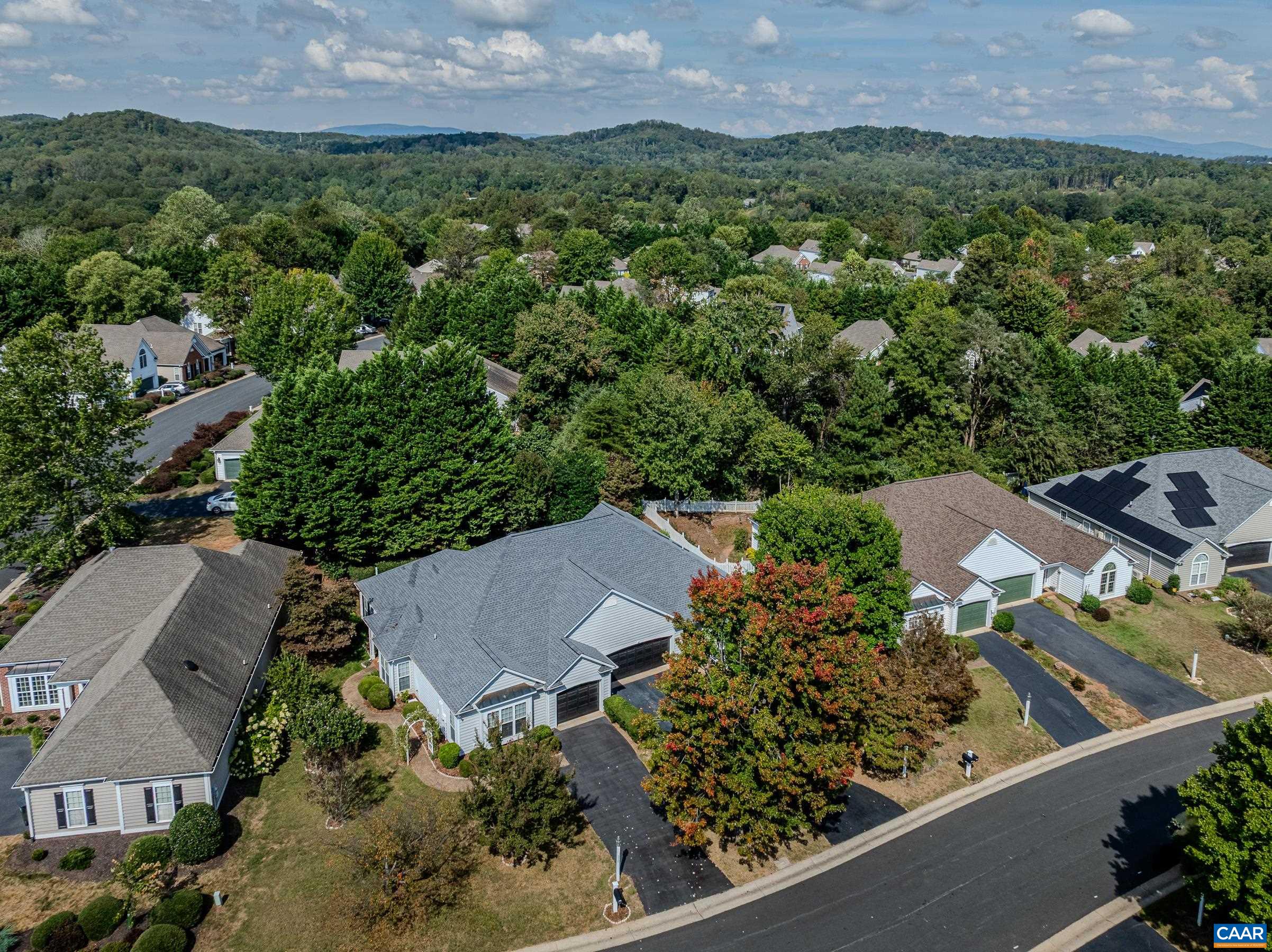 570 PEBBLE HILL CT
