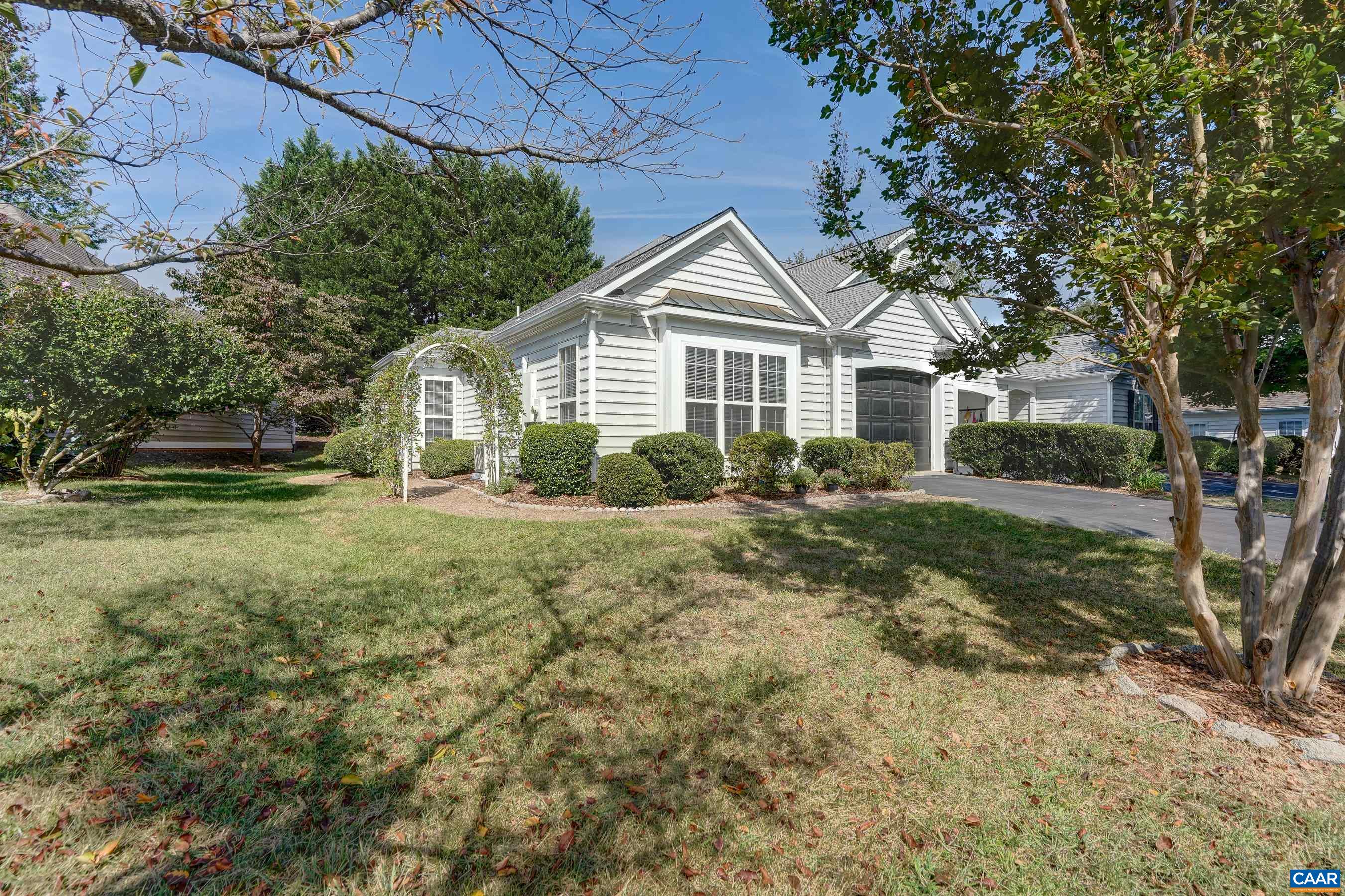 570 PEBBLE HILL CT