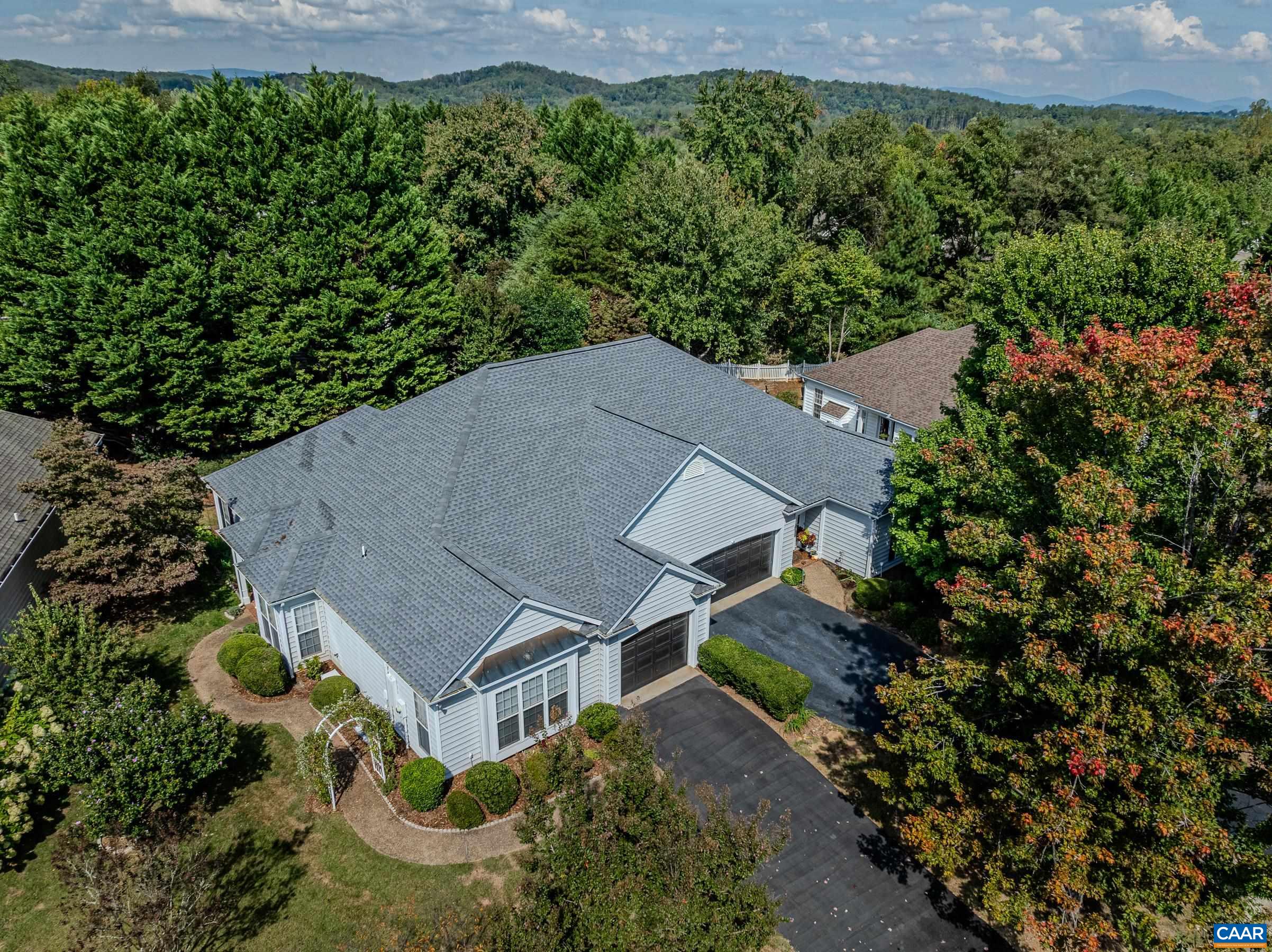 570 PEBBLE HILL CT
